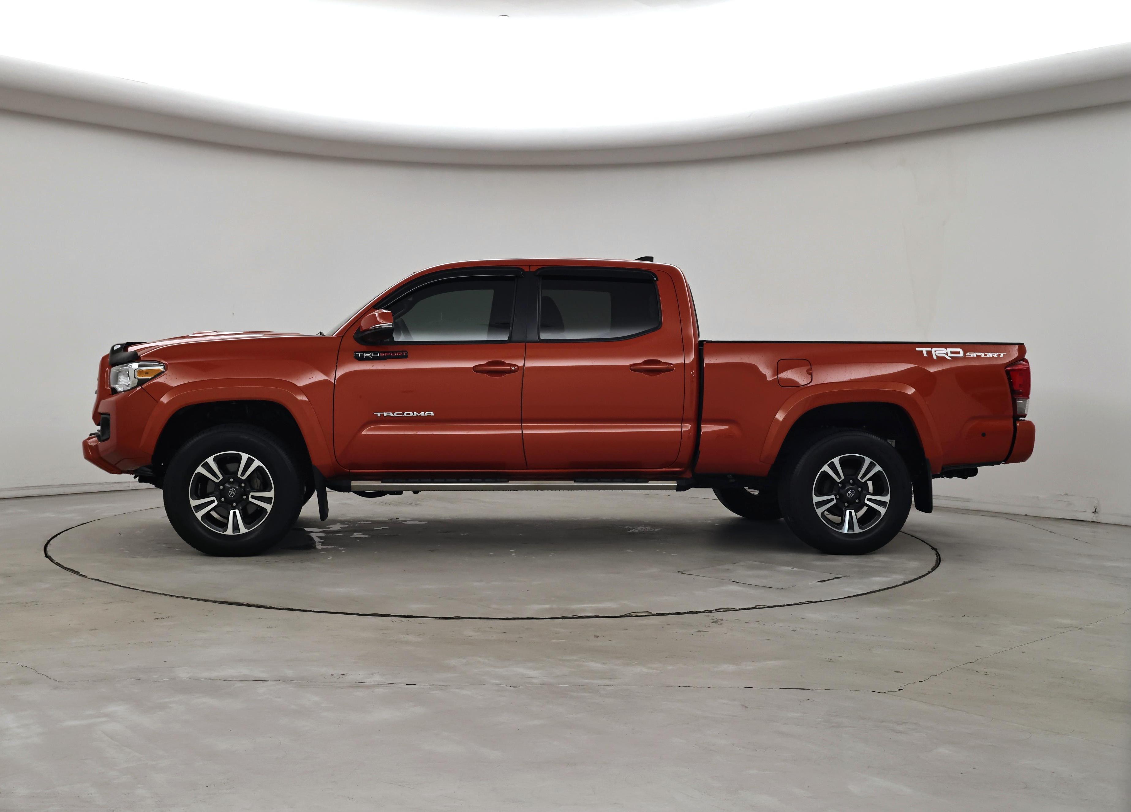 Thumbnail: 2017 Toyota Tacoma - 3