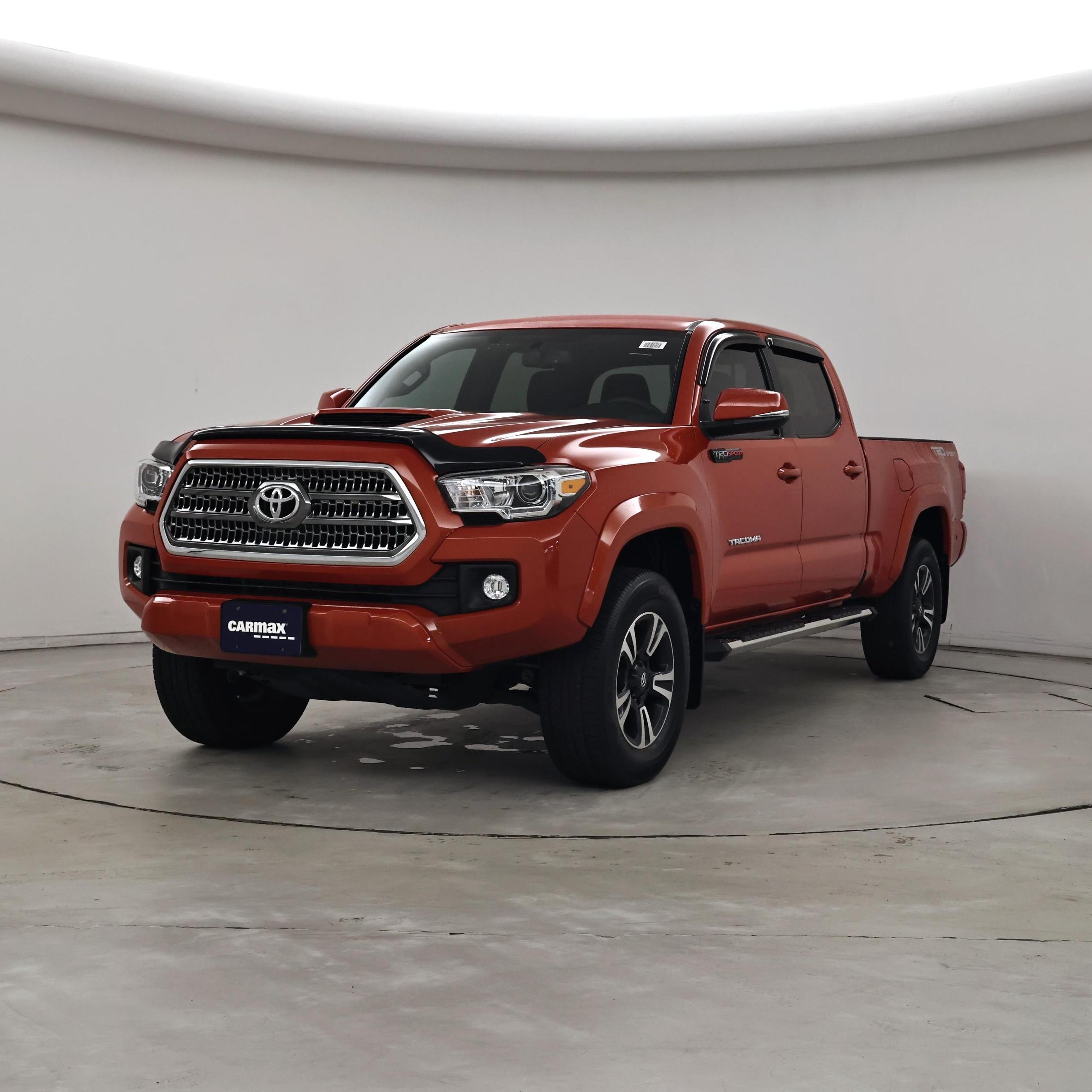 Thumbnail: 2017 Toyota Tacoma - 4