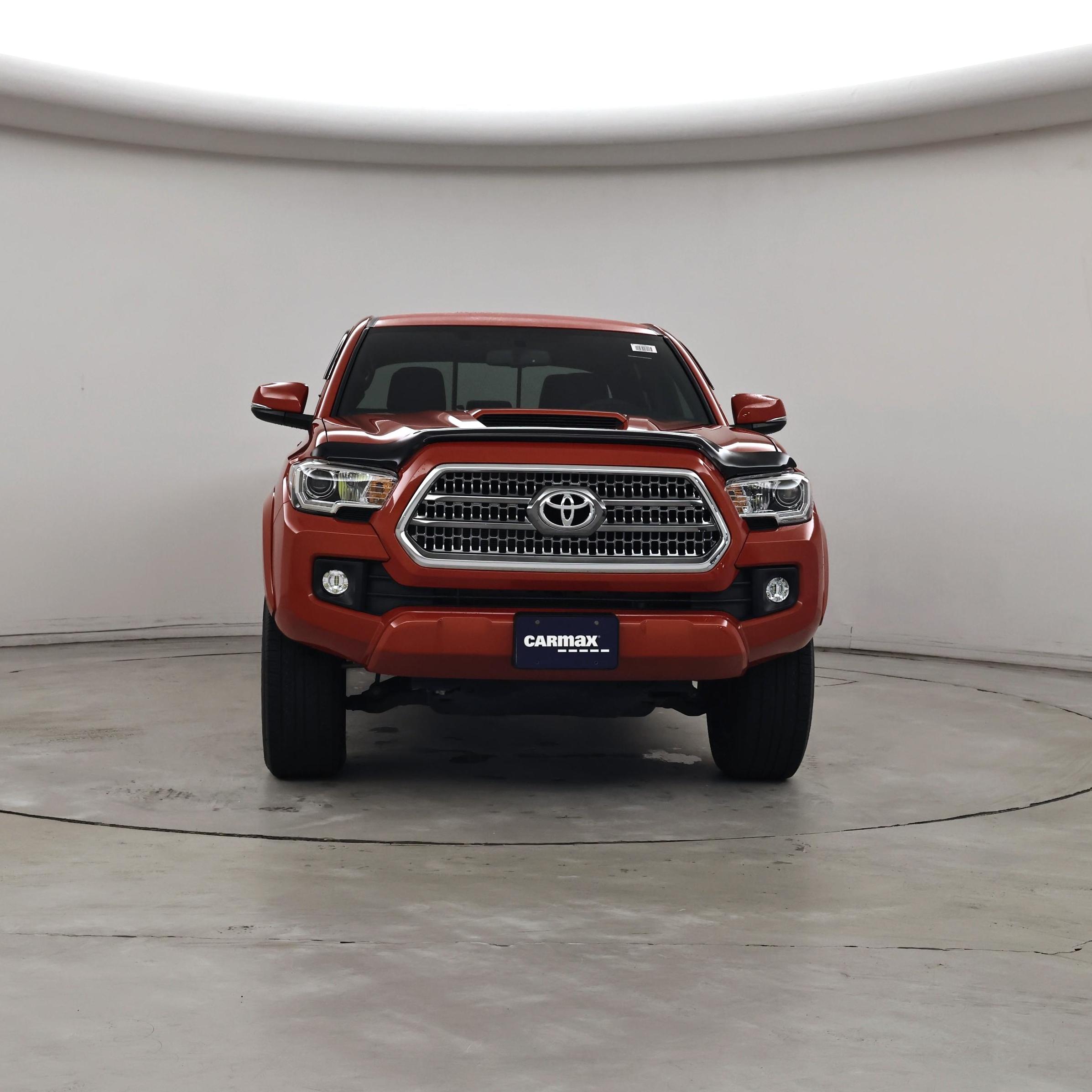 Thumbnail: 2017 Toyota Tacoma - 5