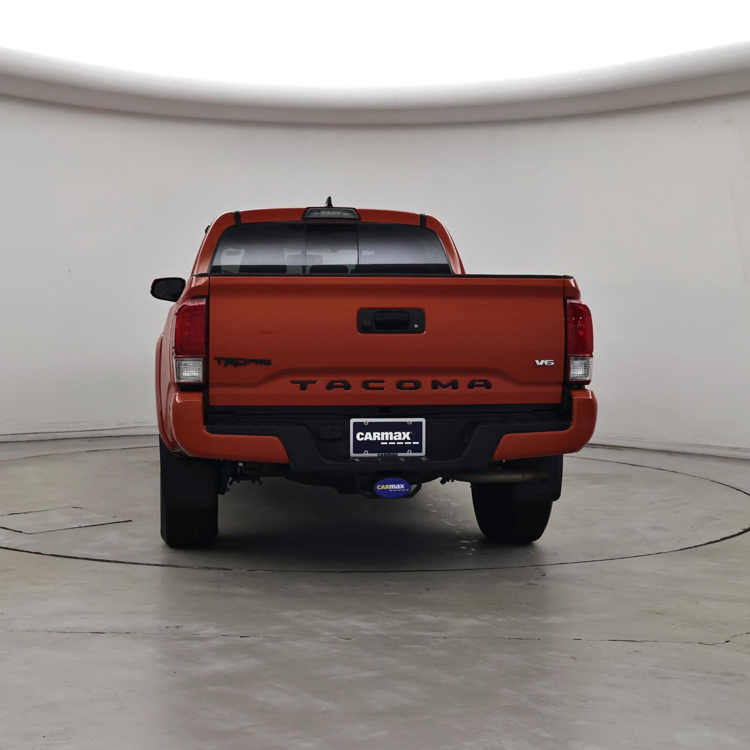 Thumbnail: 2017 Toyota Tacoma - 6