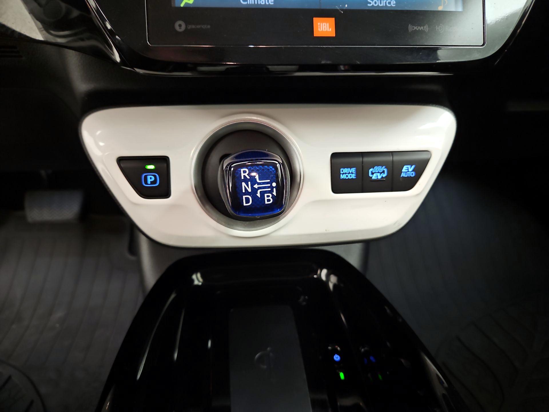 Thumbnail: 2018 Toyota Prius Prime - 18
