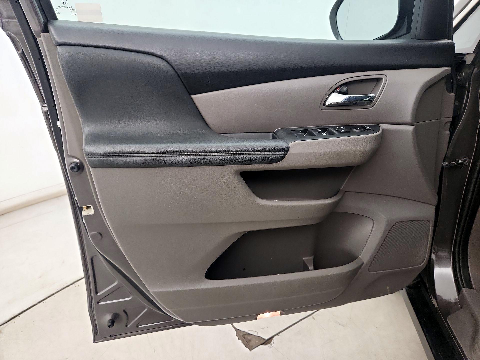 Thumbnail: 2016 Honda Odyssey - 10