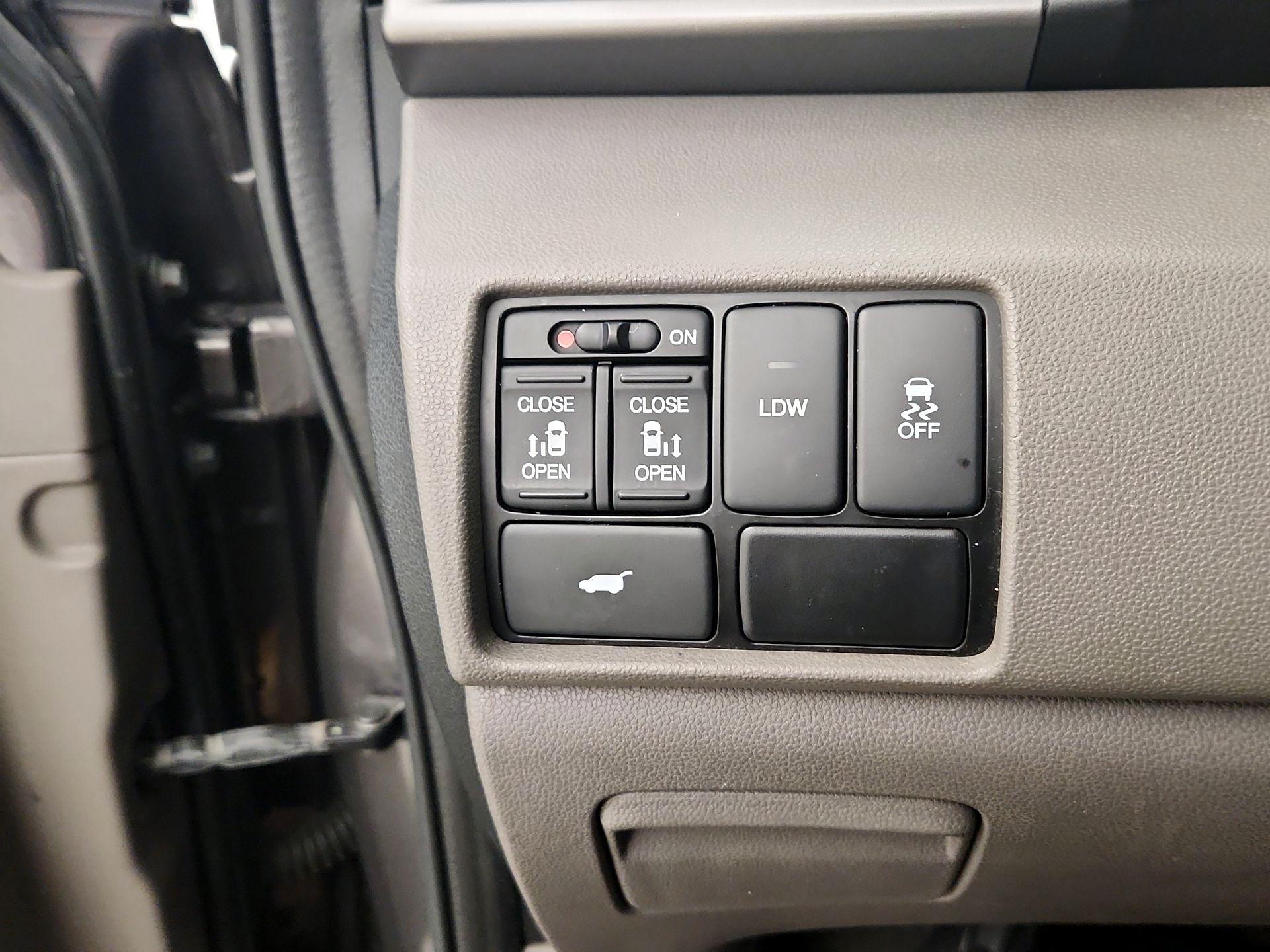 Thumbnail: 2016 Honda Odyssey - 11