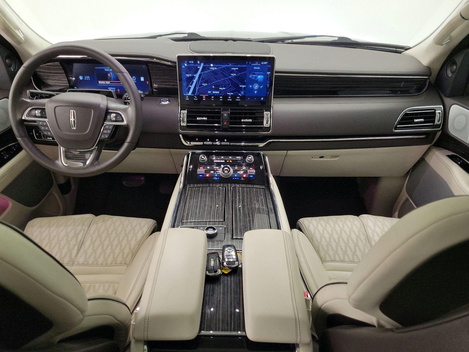 Thumbnail: 2024 Lincoln Navigator L - 9