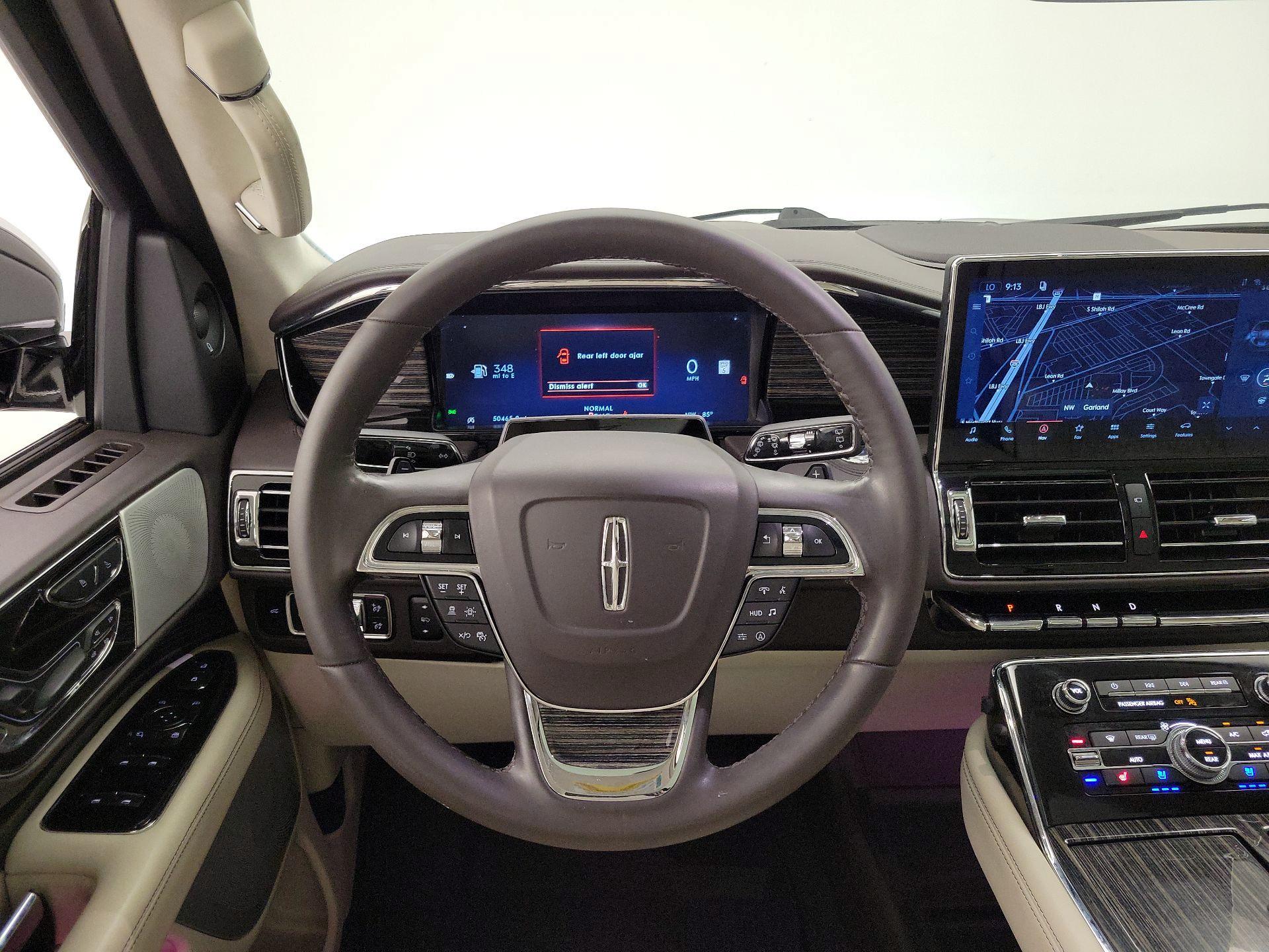 Thumbnail: 2024 Lincoln Navigator L - 10