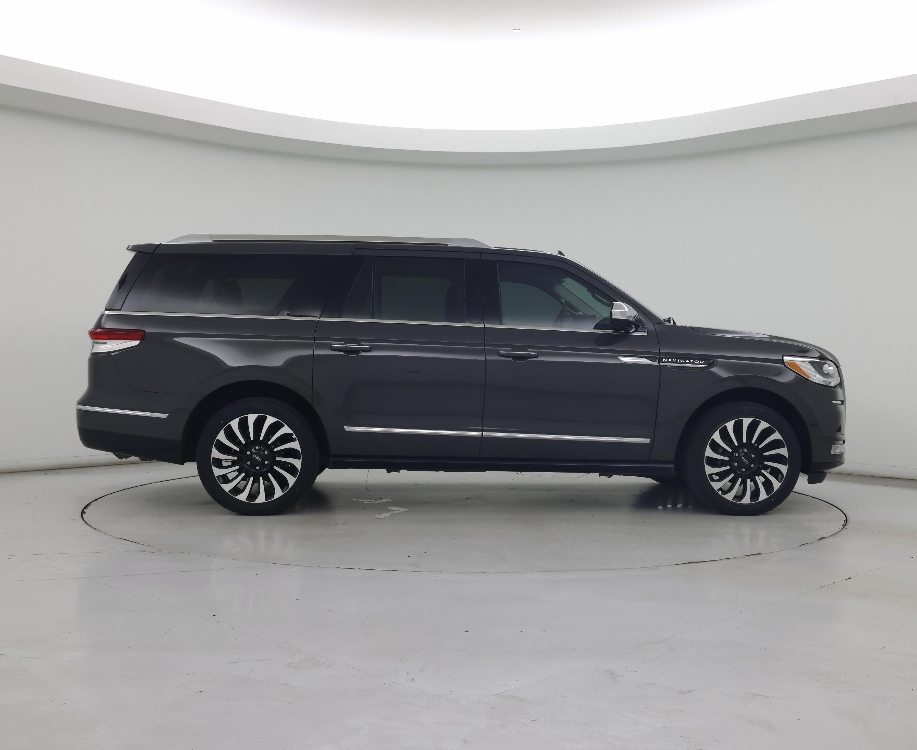Thumbnail: 2024 Lincoln Navigator L - 7
