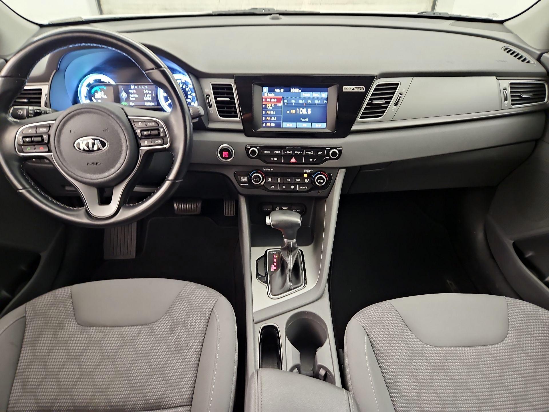 Thumbnail: 2017 Kia Niro - 9
