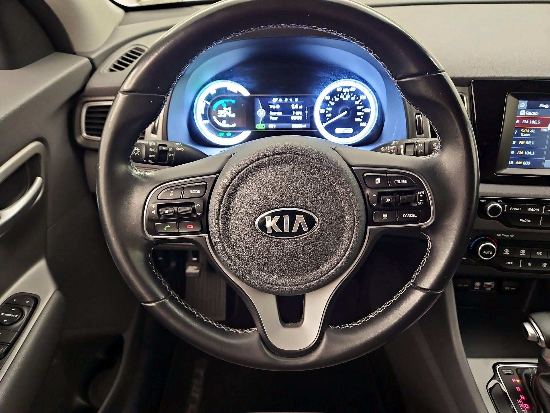 Thumbnail: 2017 Kia Niro - 10