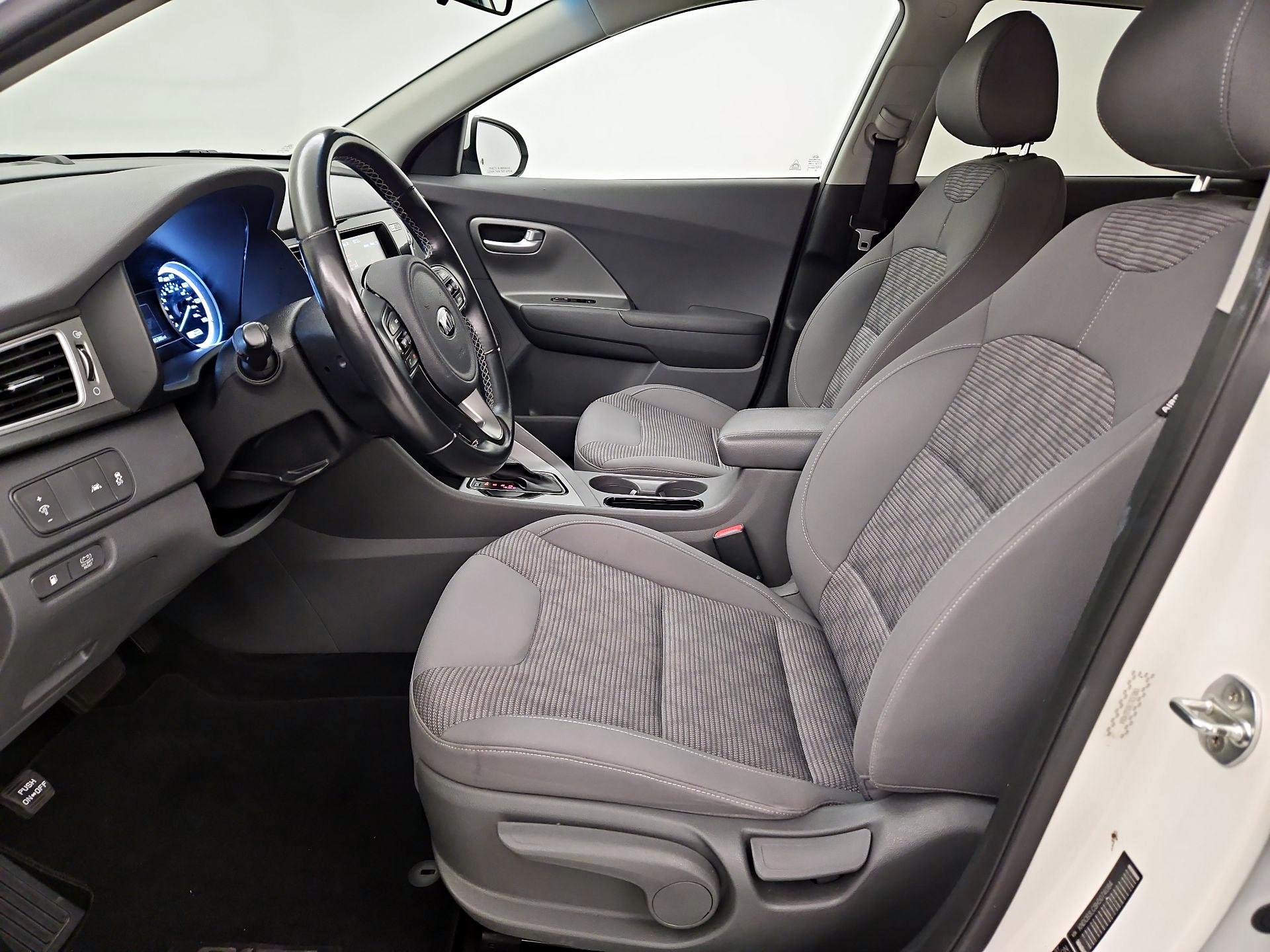 Thumbnail: 2017 Kia Niro - 11