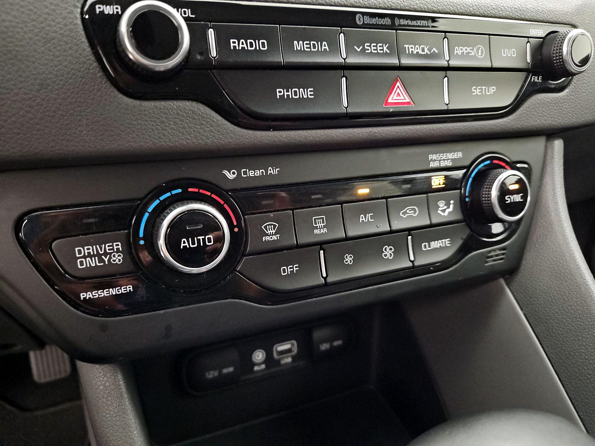 Thumbnail: 2017 Kia Niro - 16