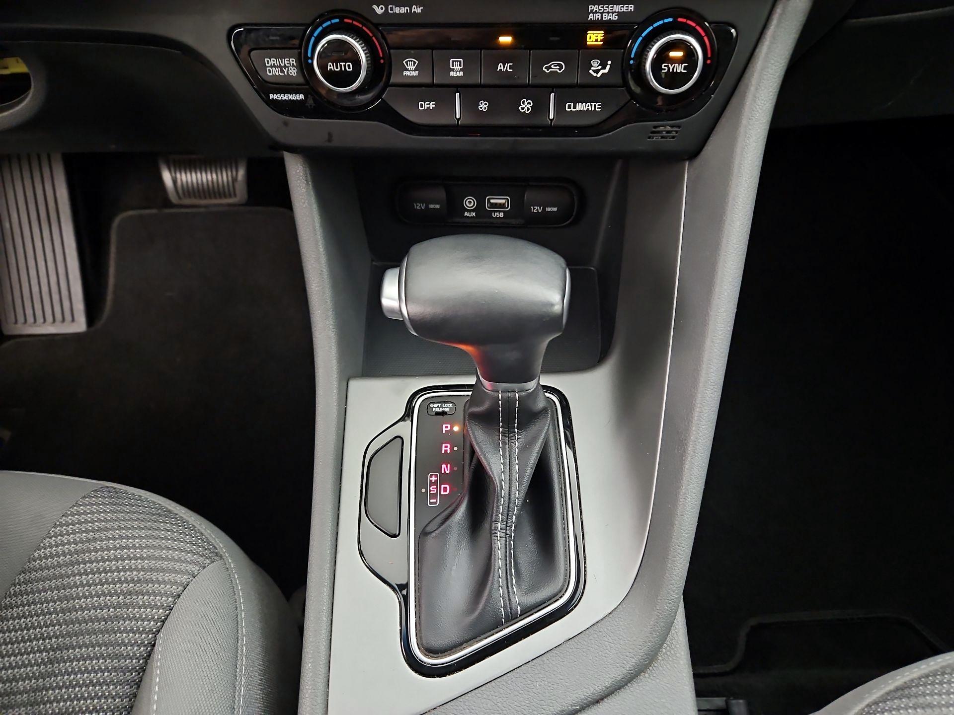 Thumbnail: 2017 Kia Niro - 17