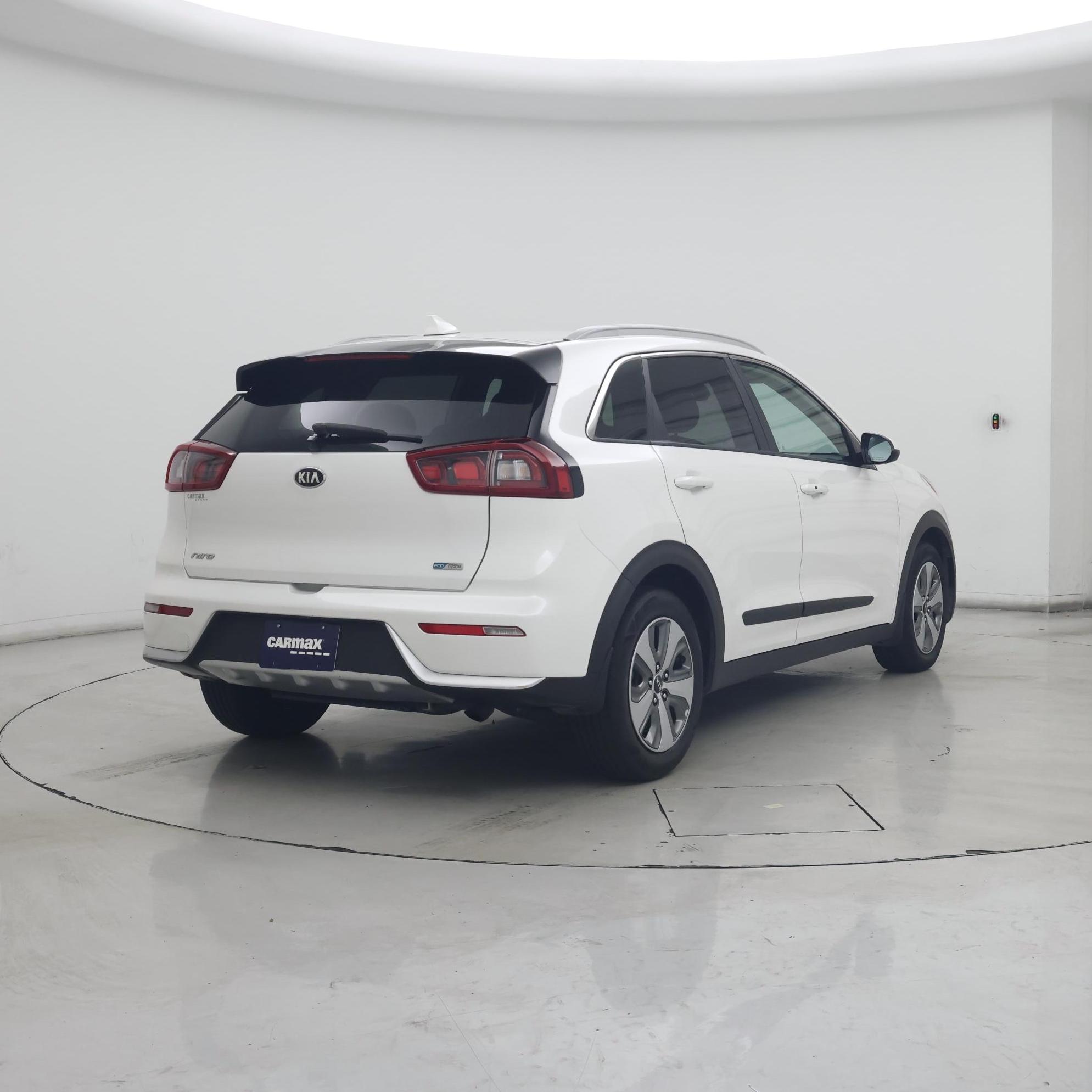 Thumbnail: 2017 Kia Niro - 8