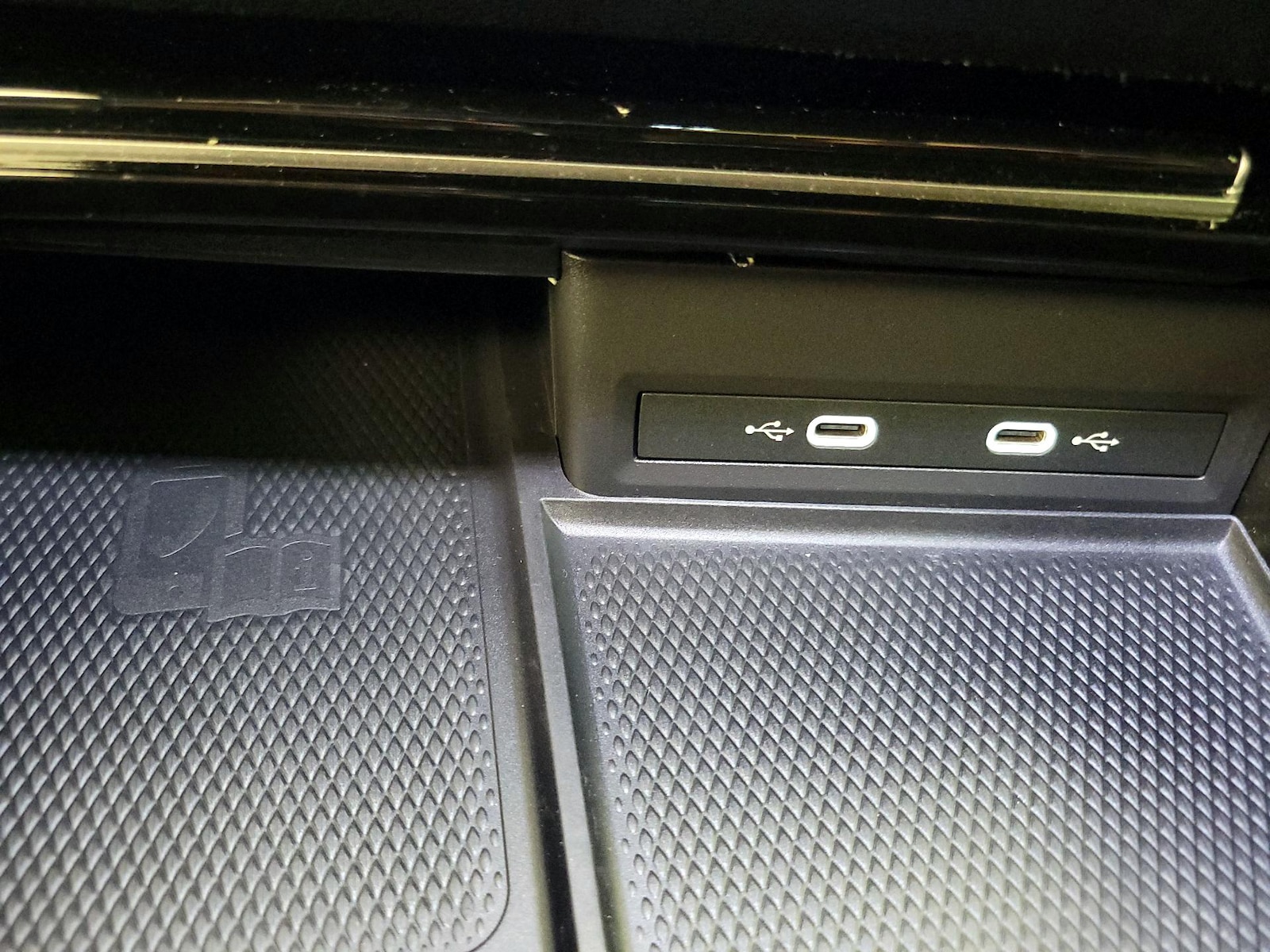 2024 Volkswagen Atlas Cross Sport SE w/Tech - Photo 19