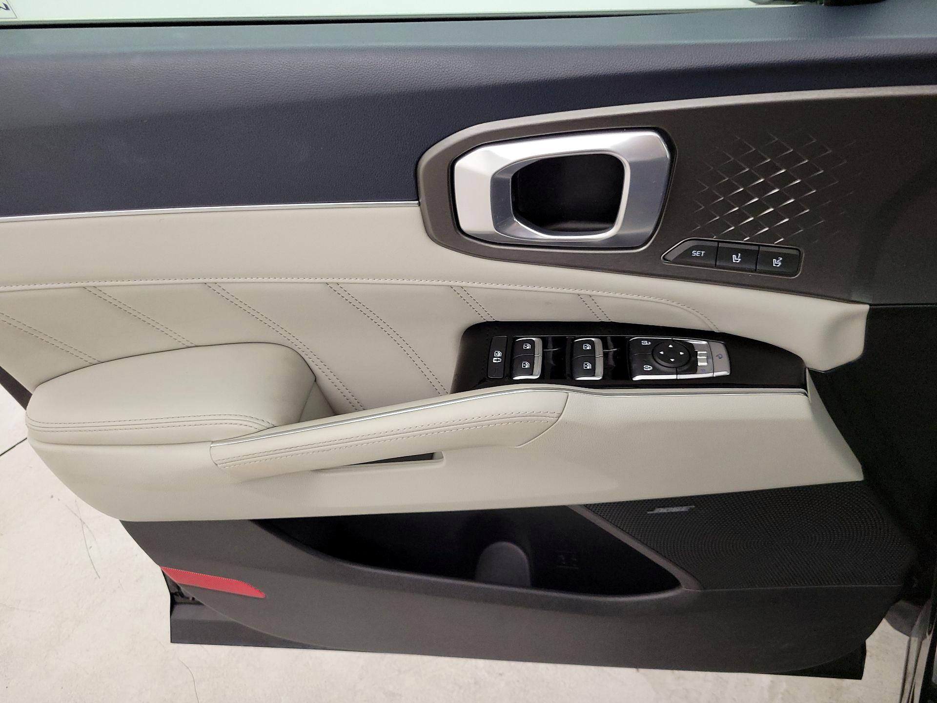 Thumbnail: 2023 Kia Sorento - 12