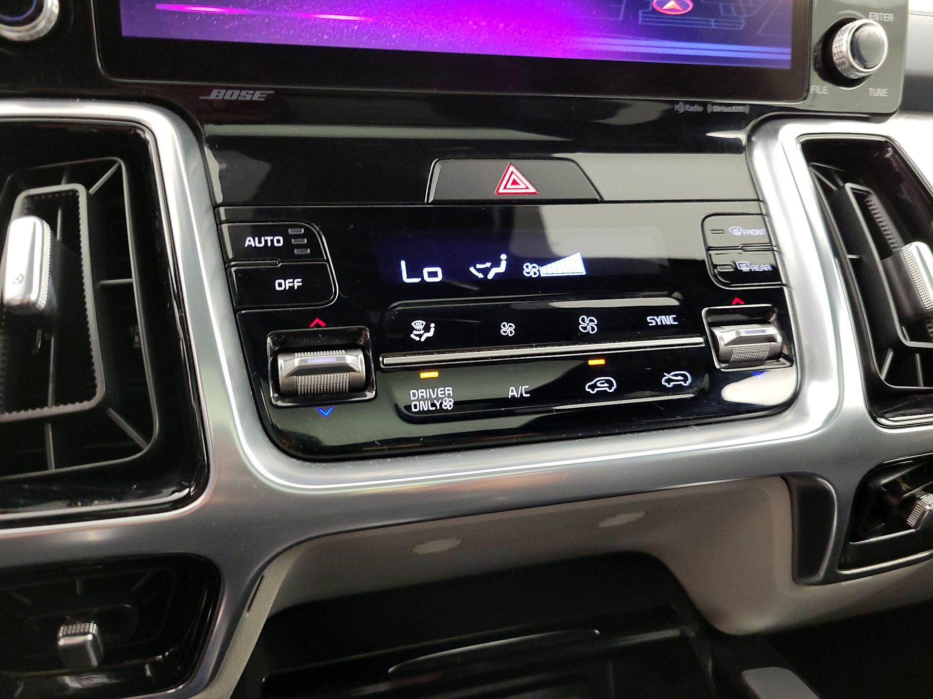 Thumbnail: 2023 Kia Sorento - 17