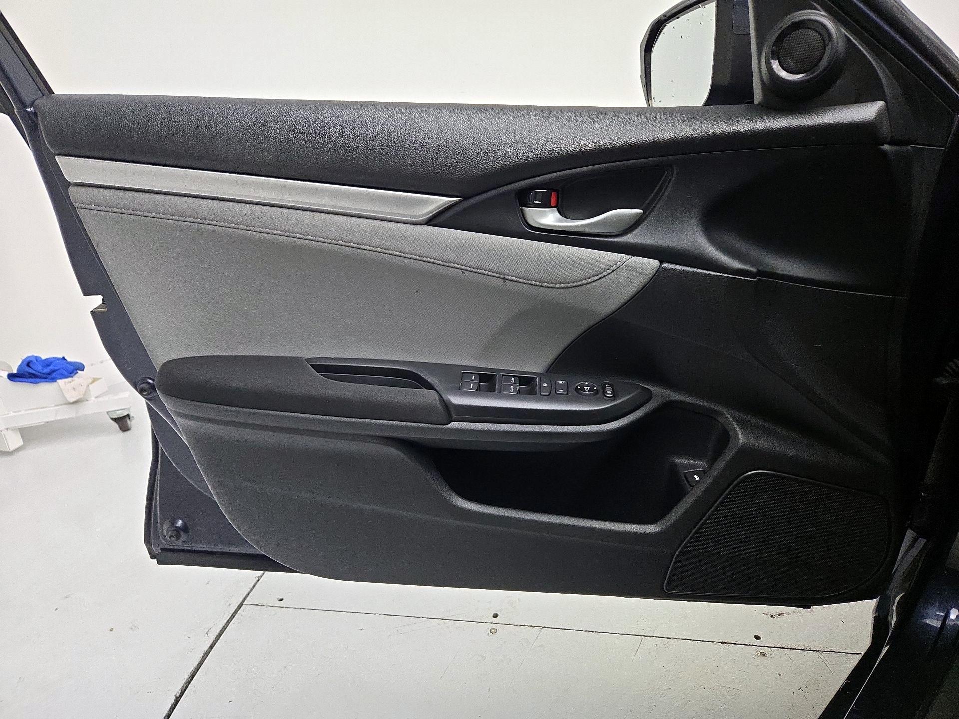 Thumbnail: 2020 Honda Civic - 10
