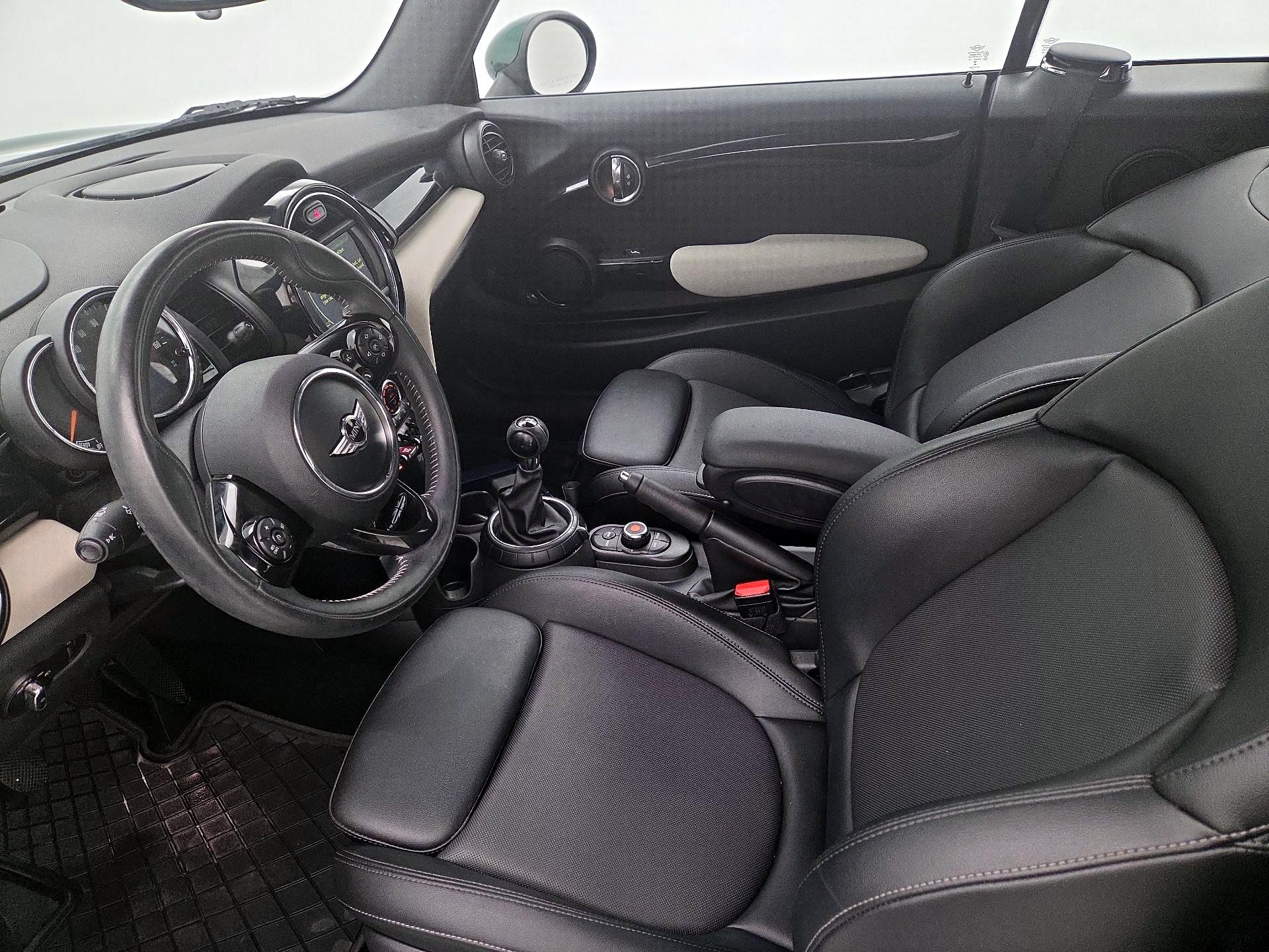 Thumbnail: 2017 MINI Cooper - 11