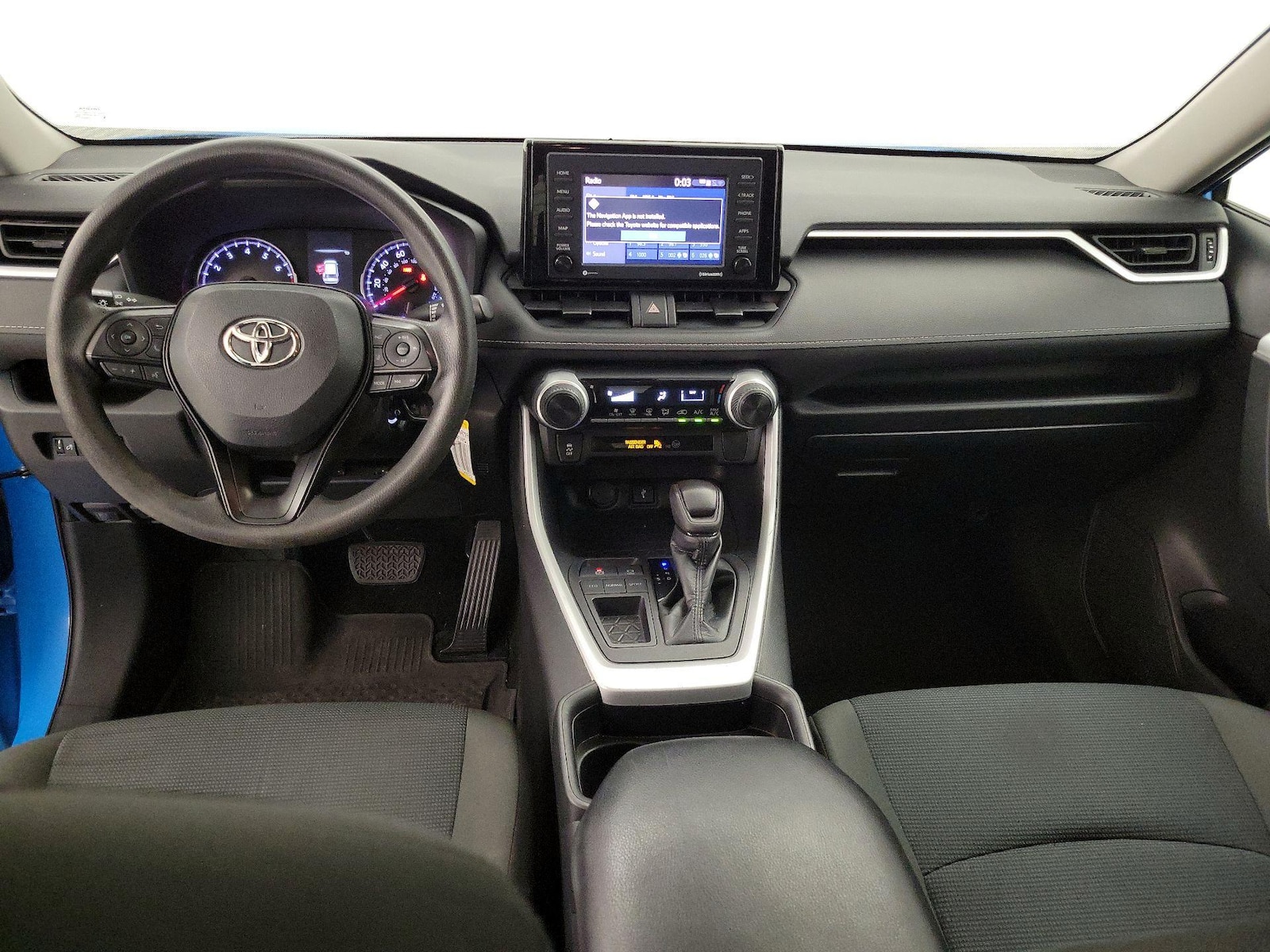 2021 Toyota RAV4 LE - Photo 10