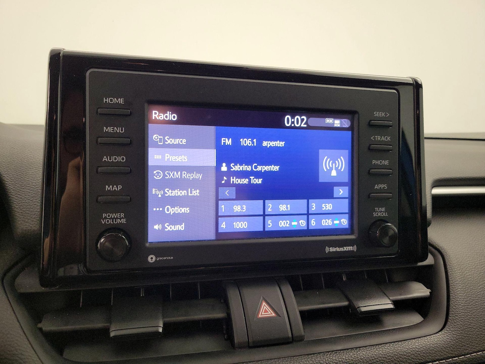 2021 Toyota RAV4 LE - Photo 16