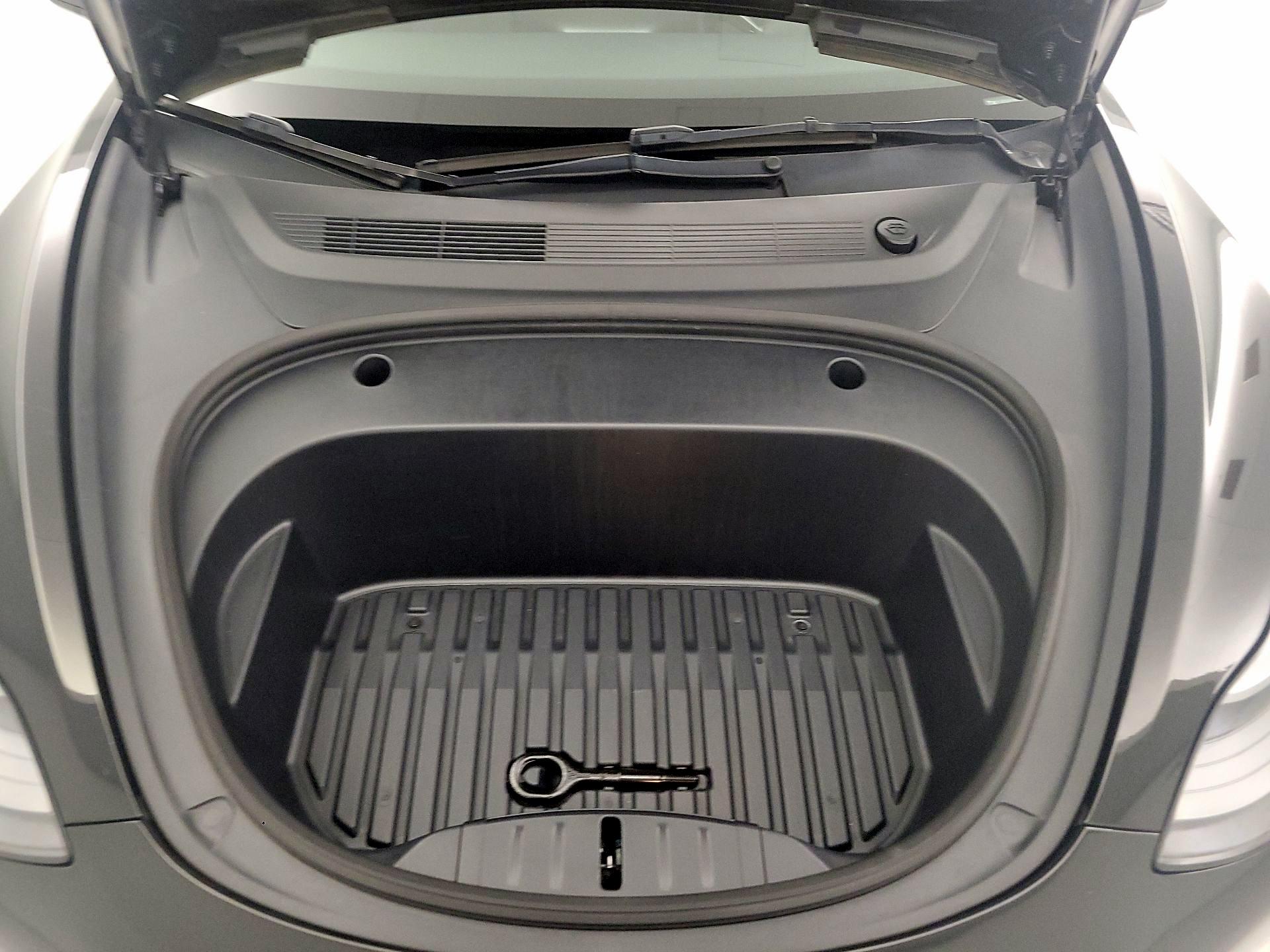 Thumbnail: 2023 Tesla Model 3 - 19