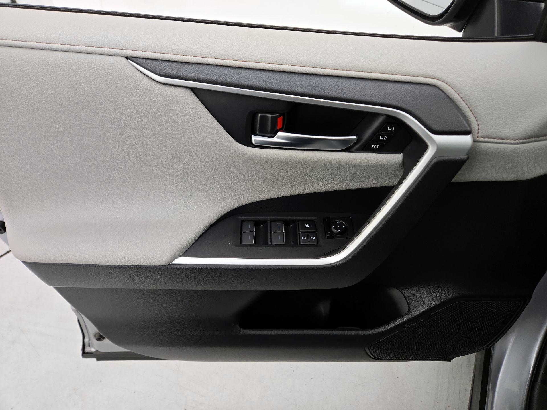 Thumbnail: 2023 Toyota RAV4 - 12