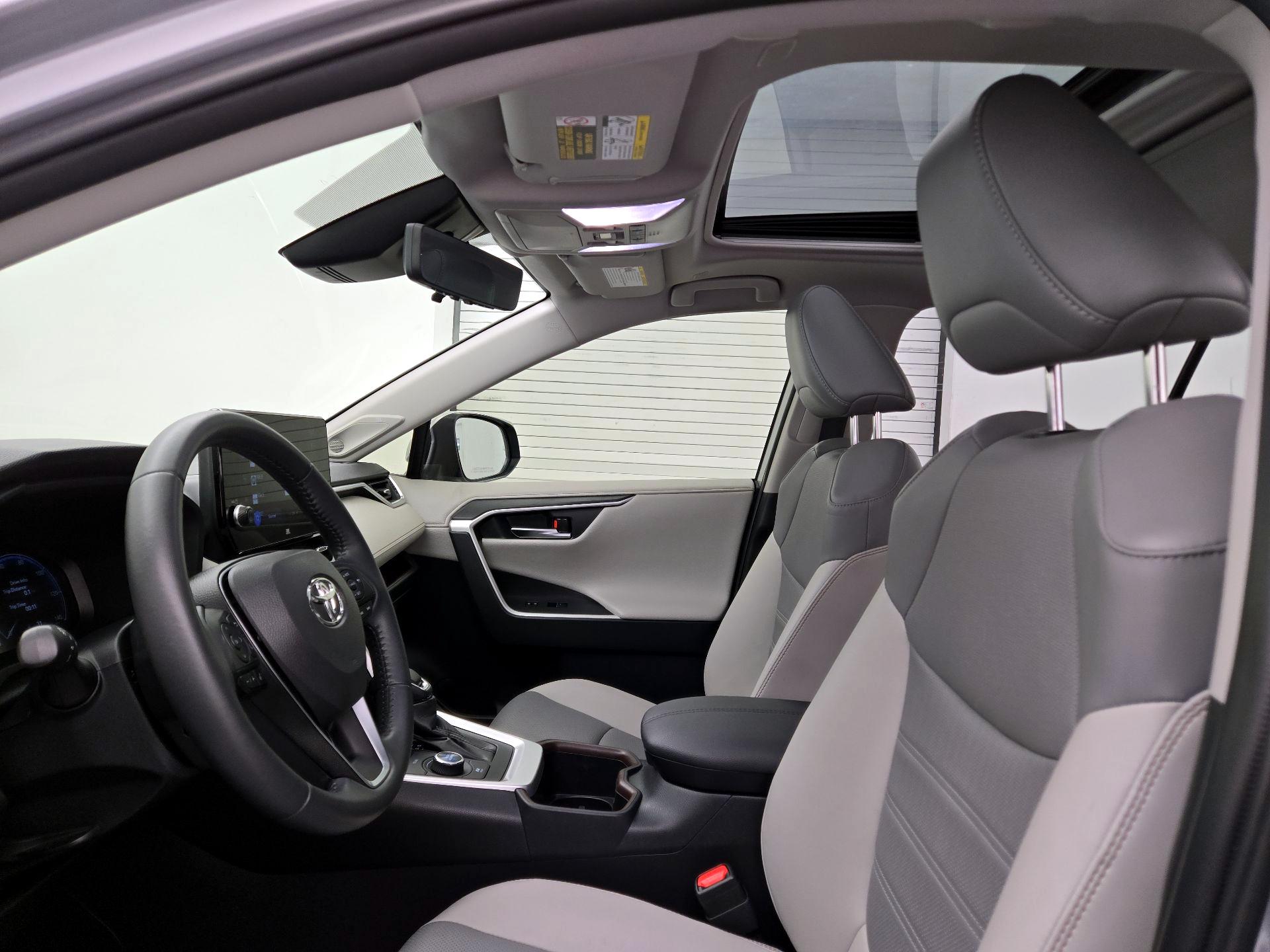 Thumbnail: 2023 Toyota RAV4 - 19