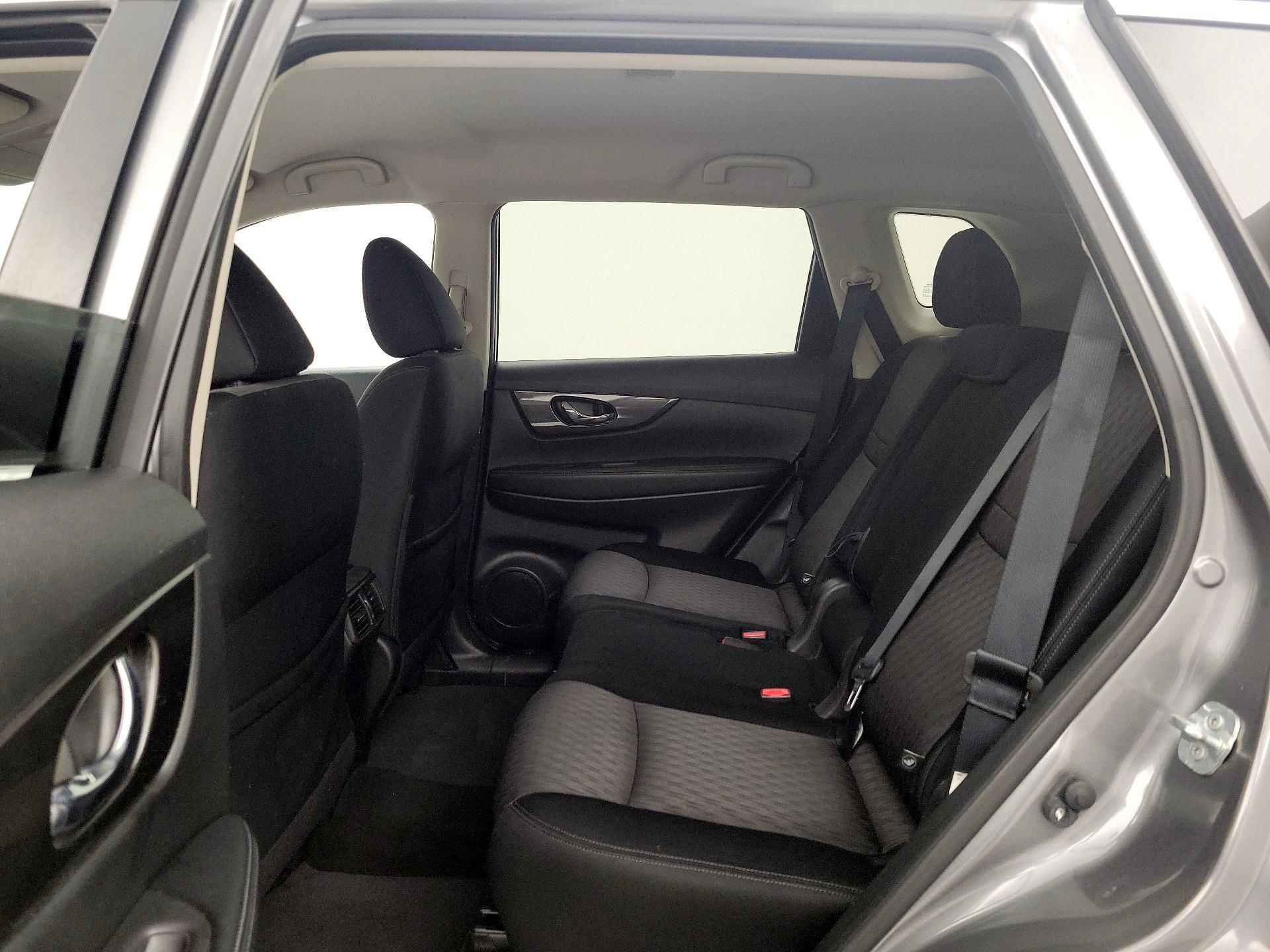 Thumbnail: 2017 Nissan Rogue - 17
