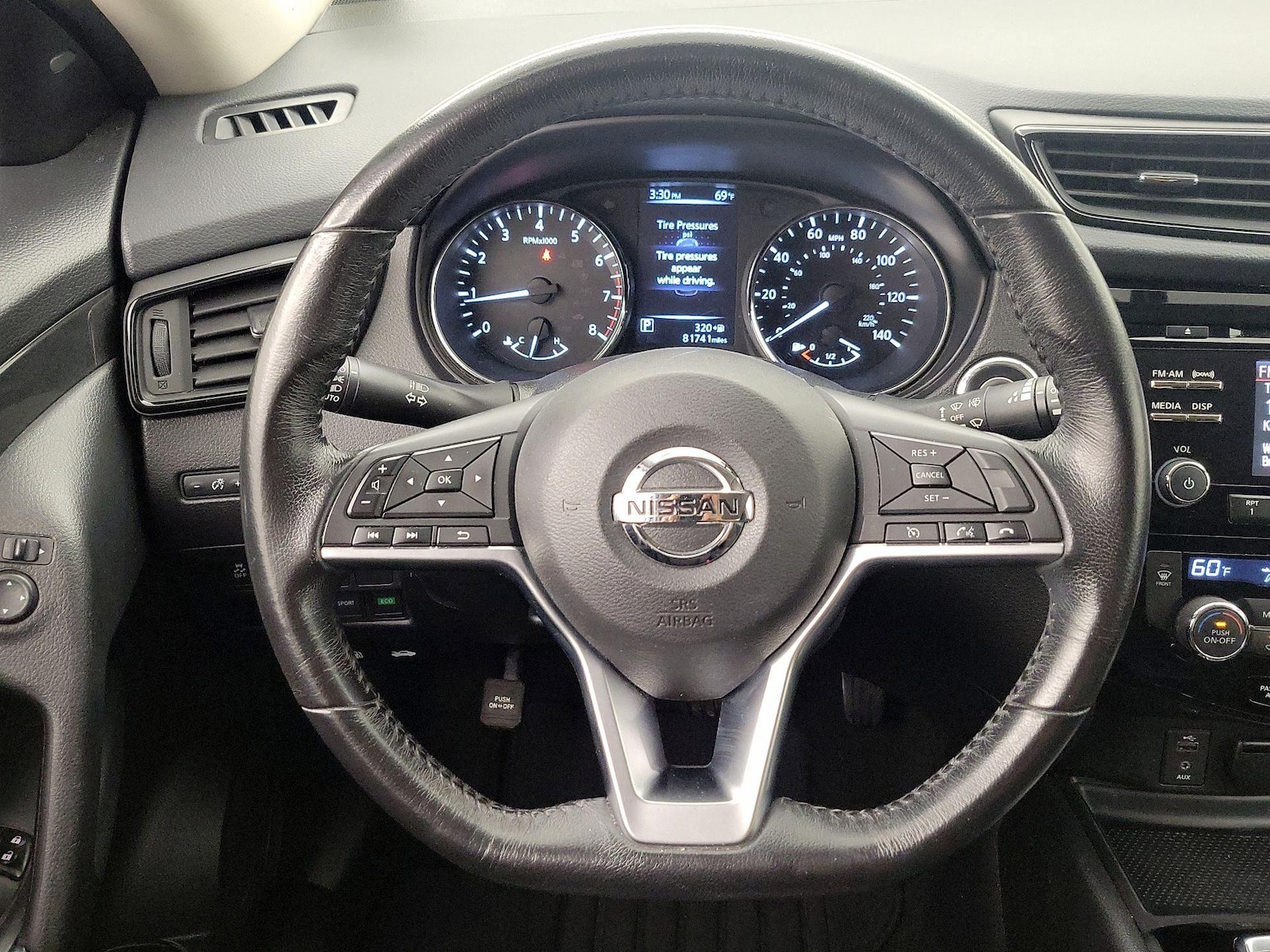 2017 Nissan Rogue SV - Photo 9