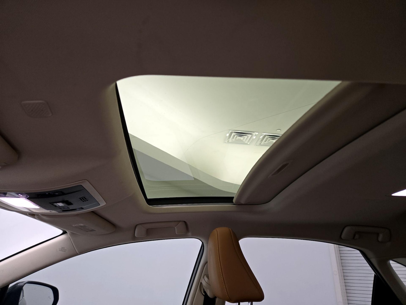 Sunroof(s) & Overhead Airbags