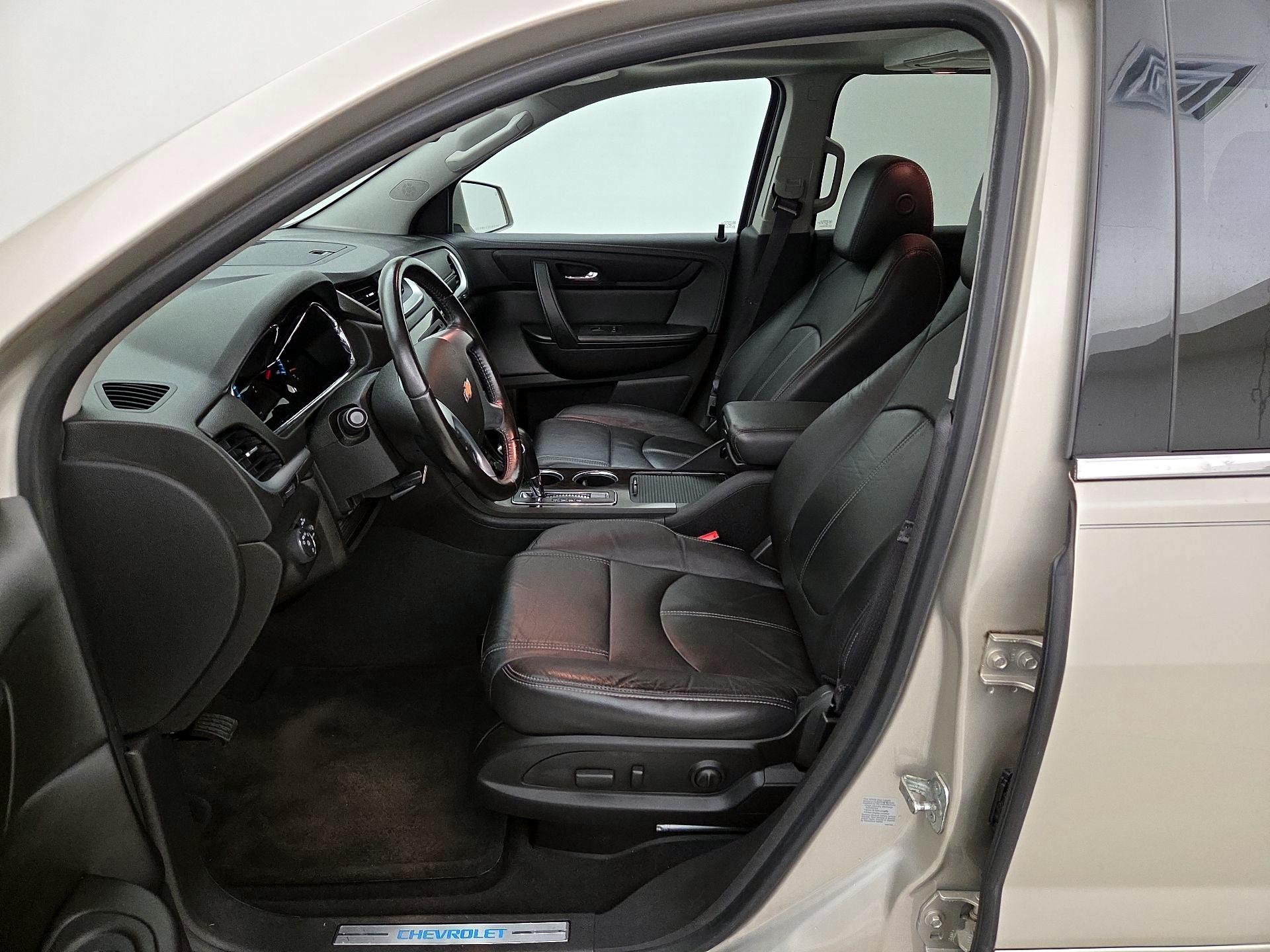 Thumbnail: 2015 Chevrolet Traverse - 11
