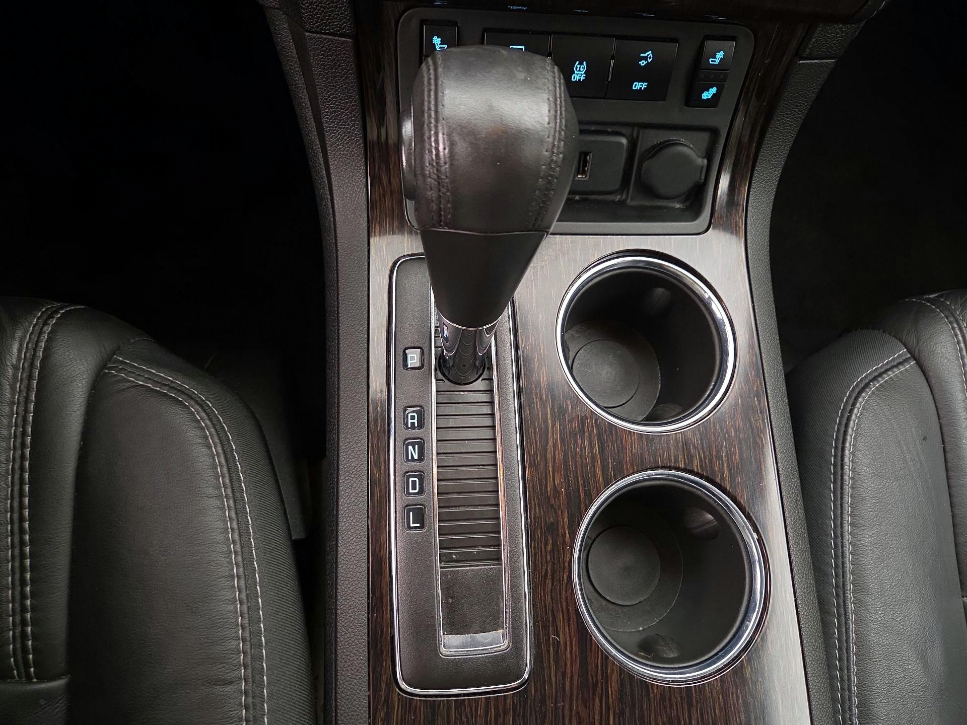 Thumbnail: 2015 Chevrolet Traverse - 17