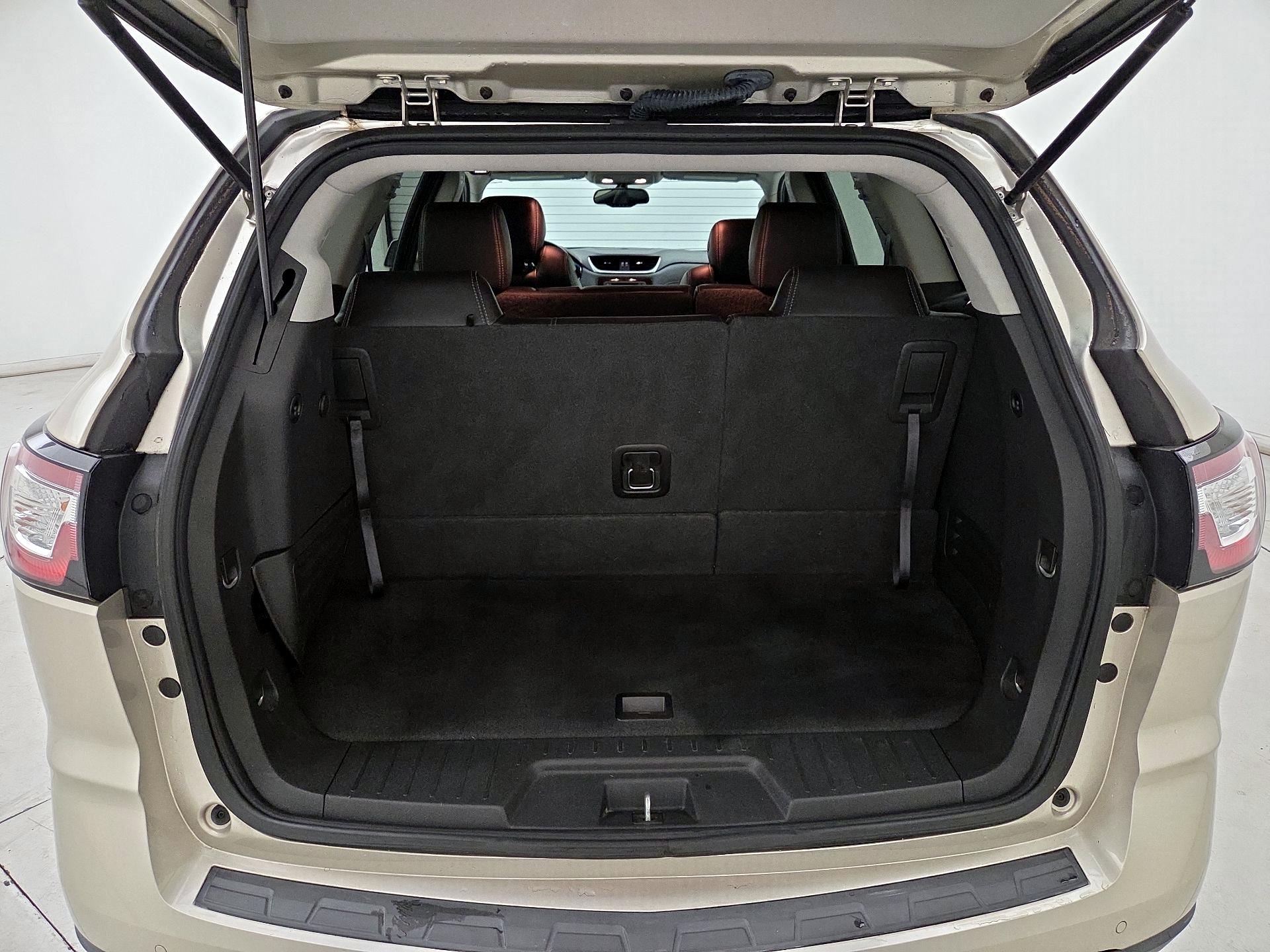 Thumbnail: 2015 Chevrolet Traverse - 19