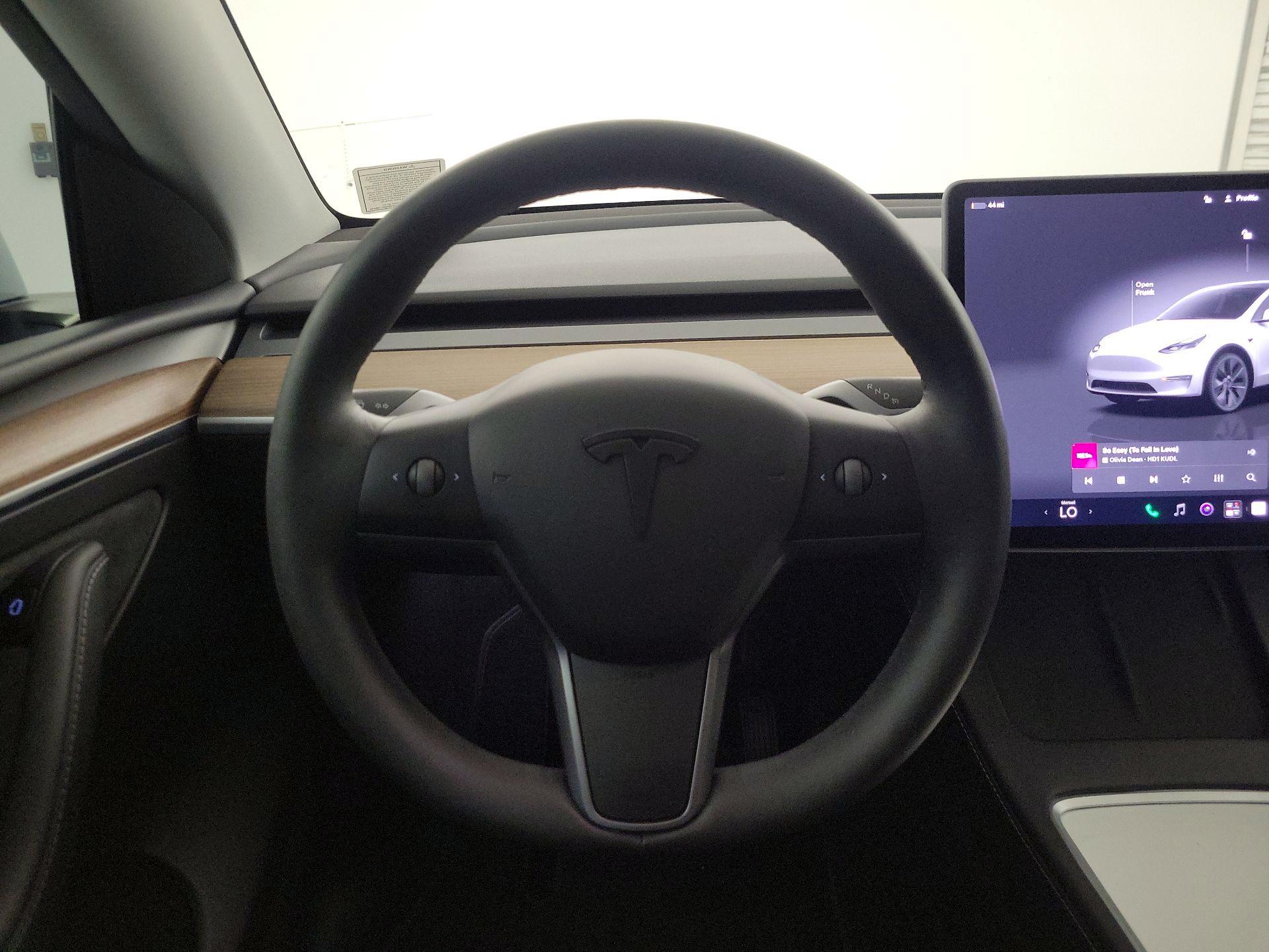 Thumbnail: 2025 Tesla Model Y - 10
