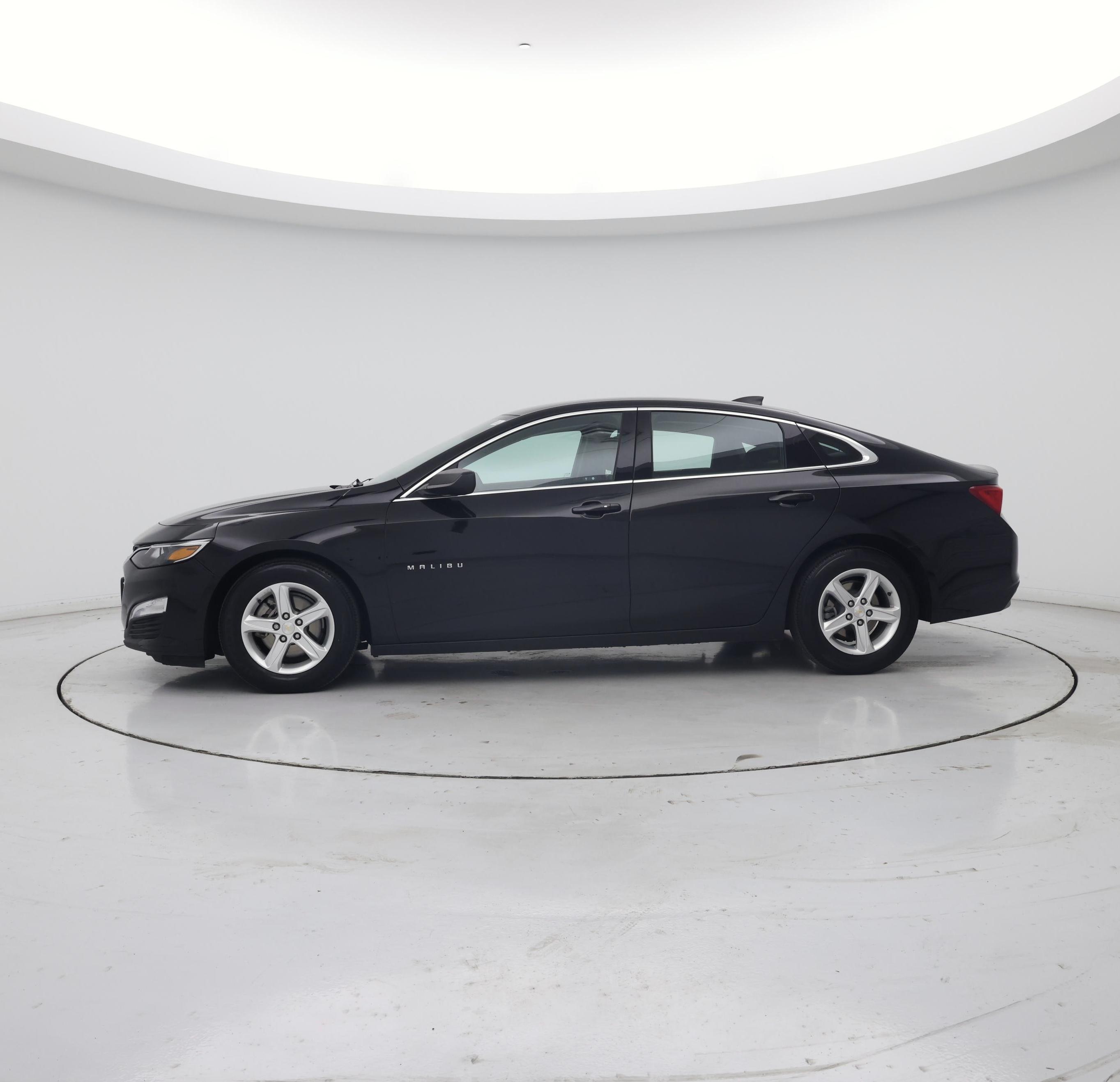 Thumbnail: 2022 Chevrolet Malibu - 3