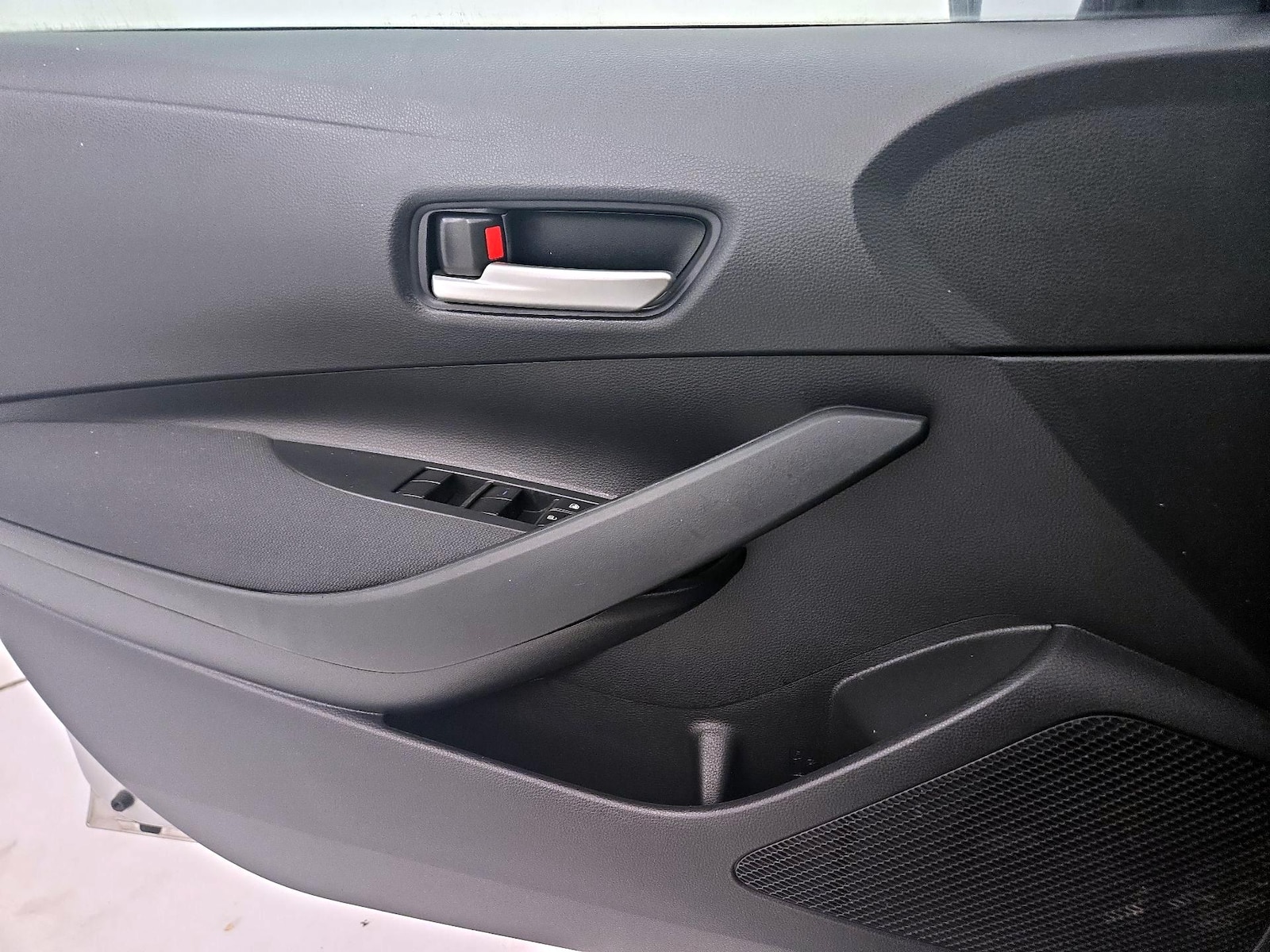 2020 Toyota Corolla LE - Photo 13