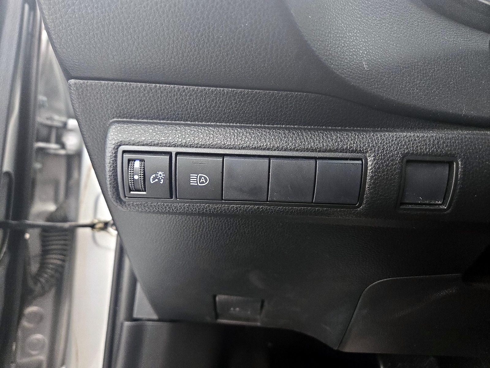 2020 Toyota Corolla LE - Photo 14
