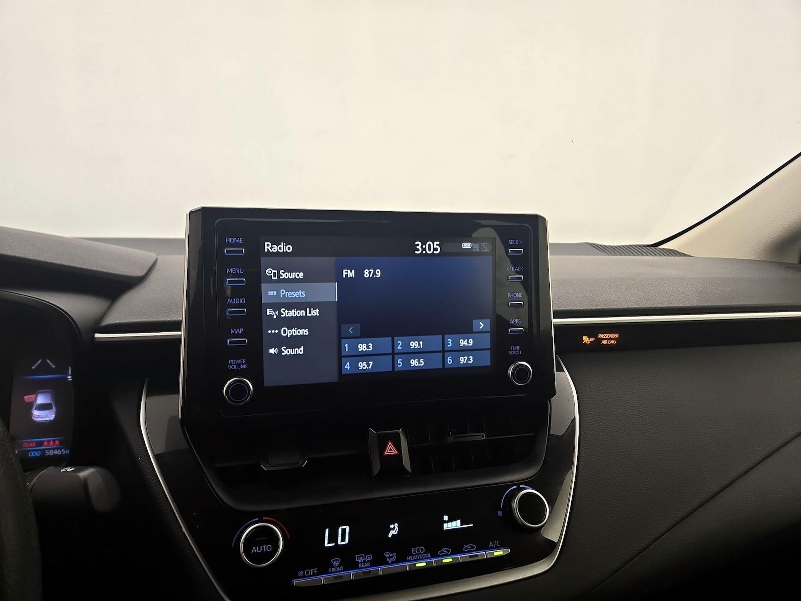 2020 Toyota Corolla LE - Photo 16