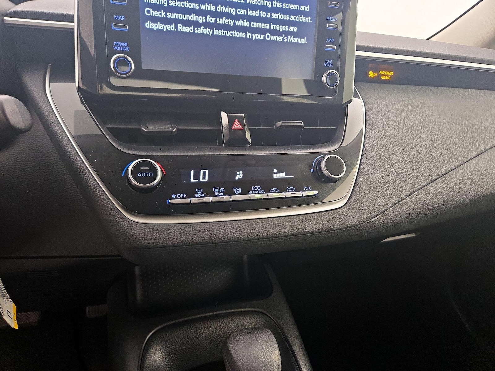 2020 Toyota Corolla LE - Photo 17