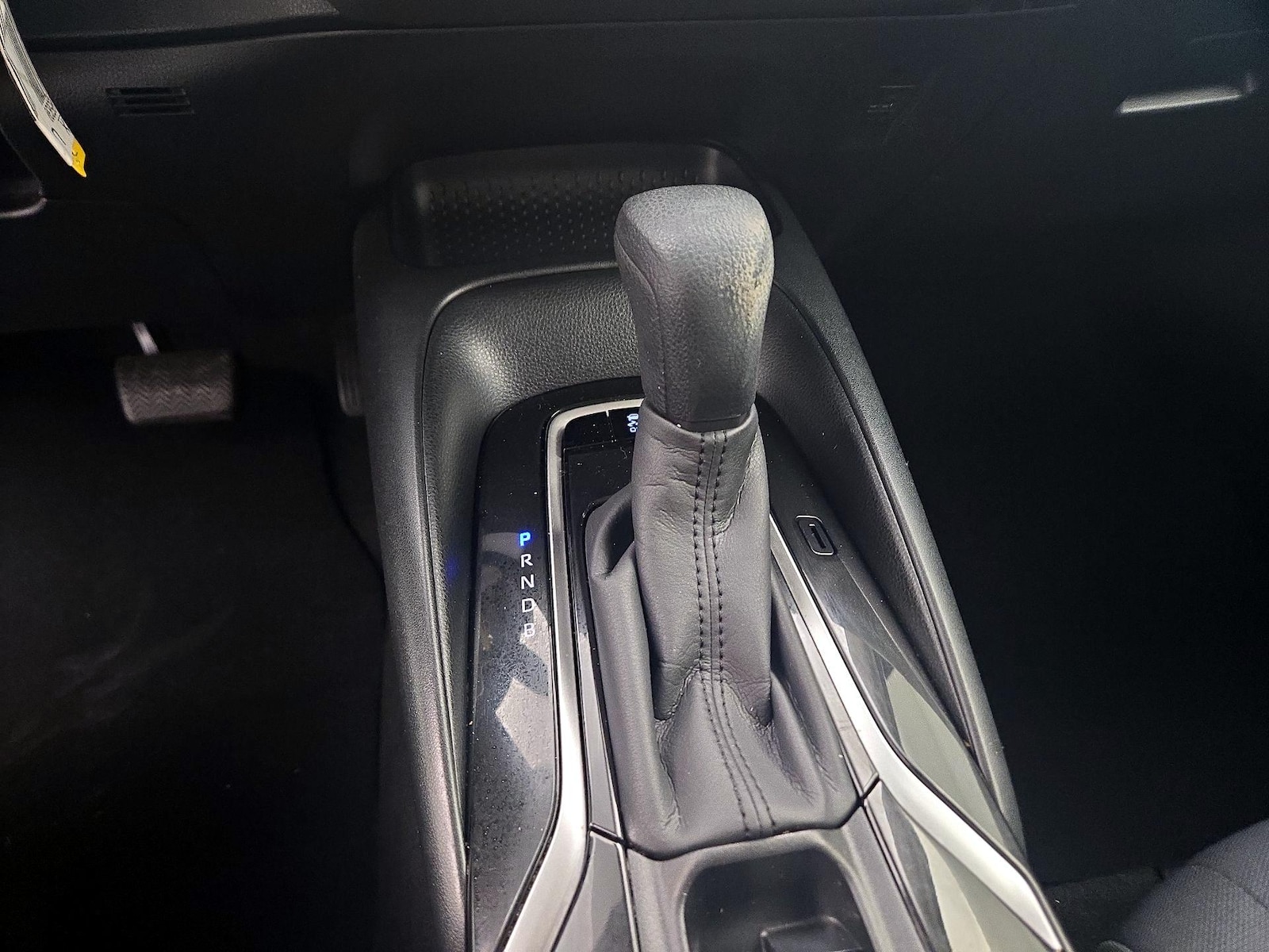 2020 Toyota Corolla LE - Photo 18