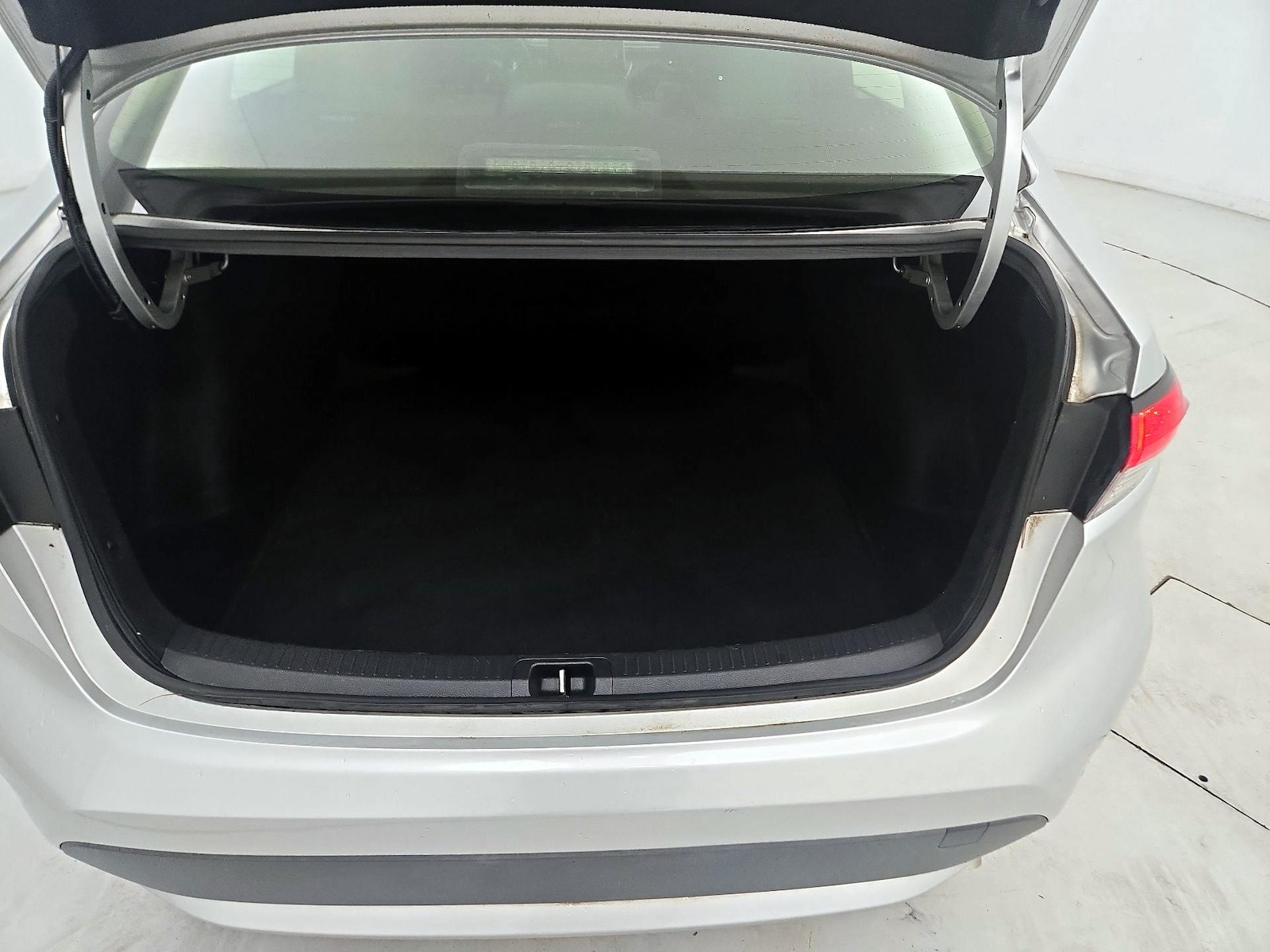 2020 Toyota Corolla LE - Photo 21