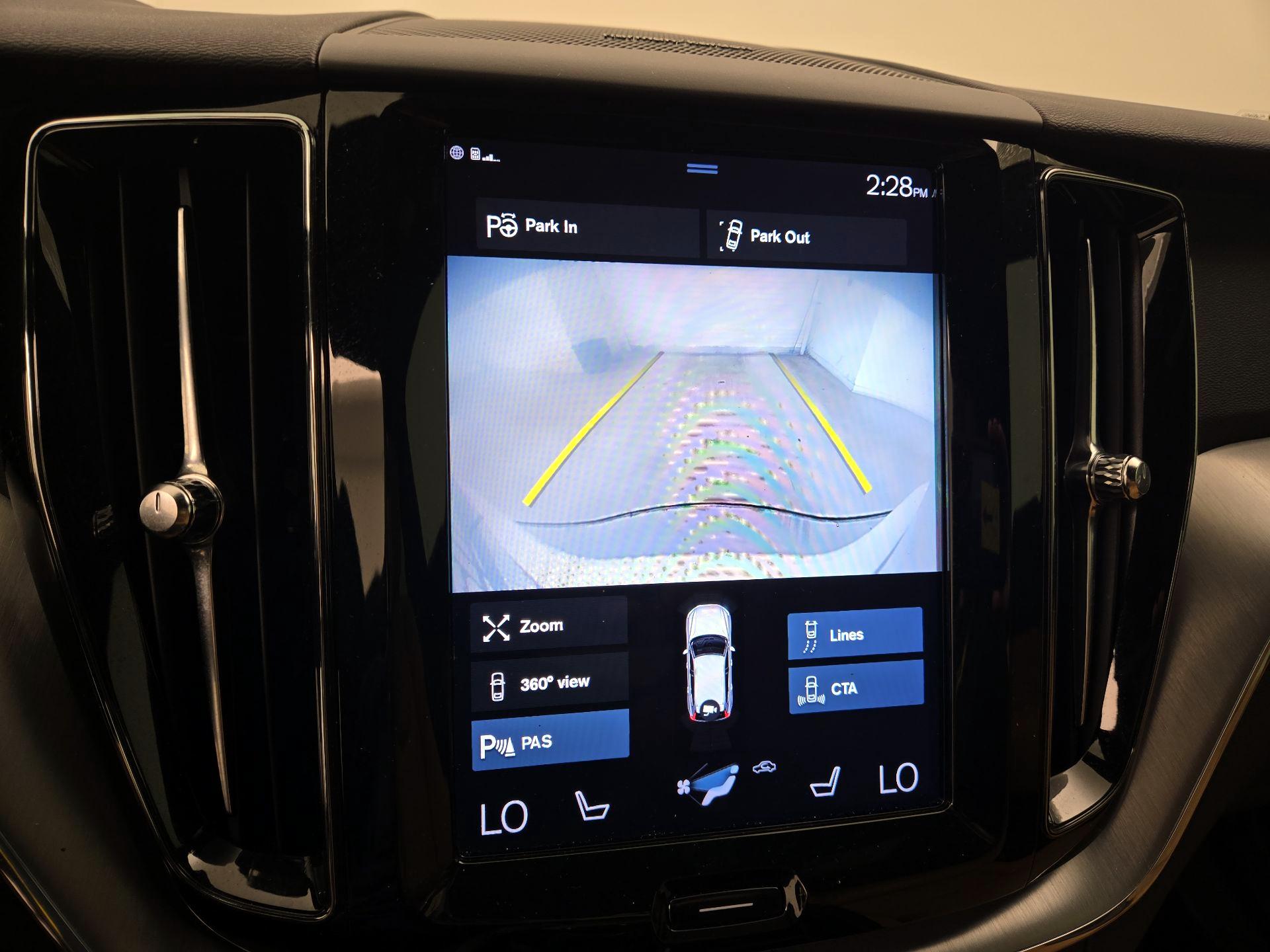 Thumbnail: 2019 Volvo XC60 - 14