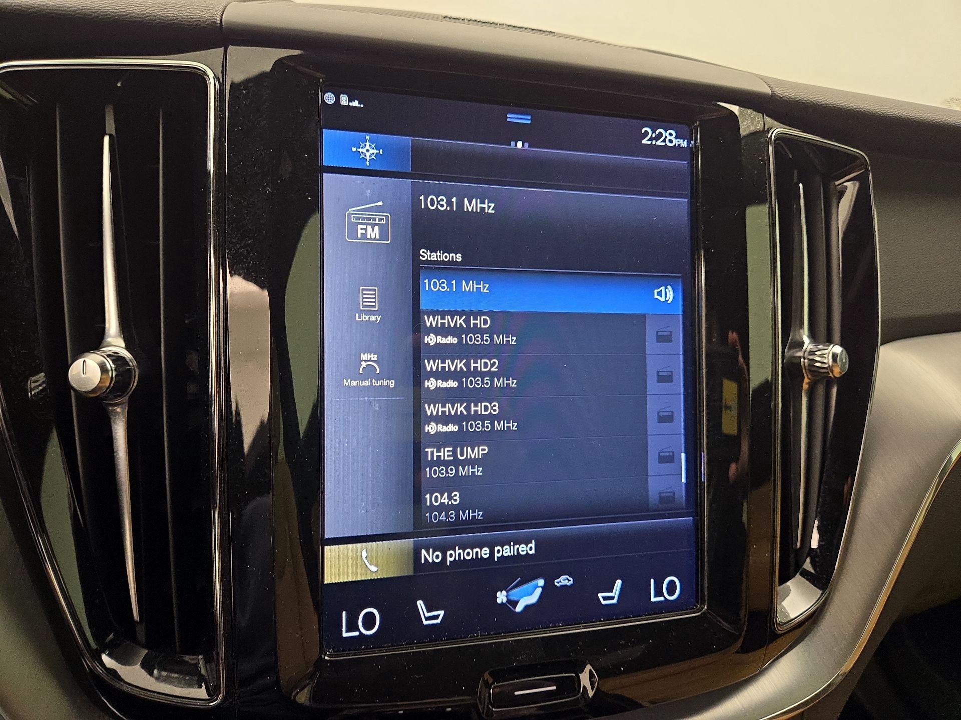 Thumbnail: 2019 Volvo XC60 - 15