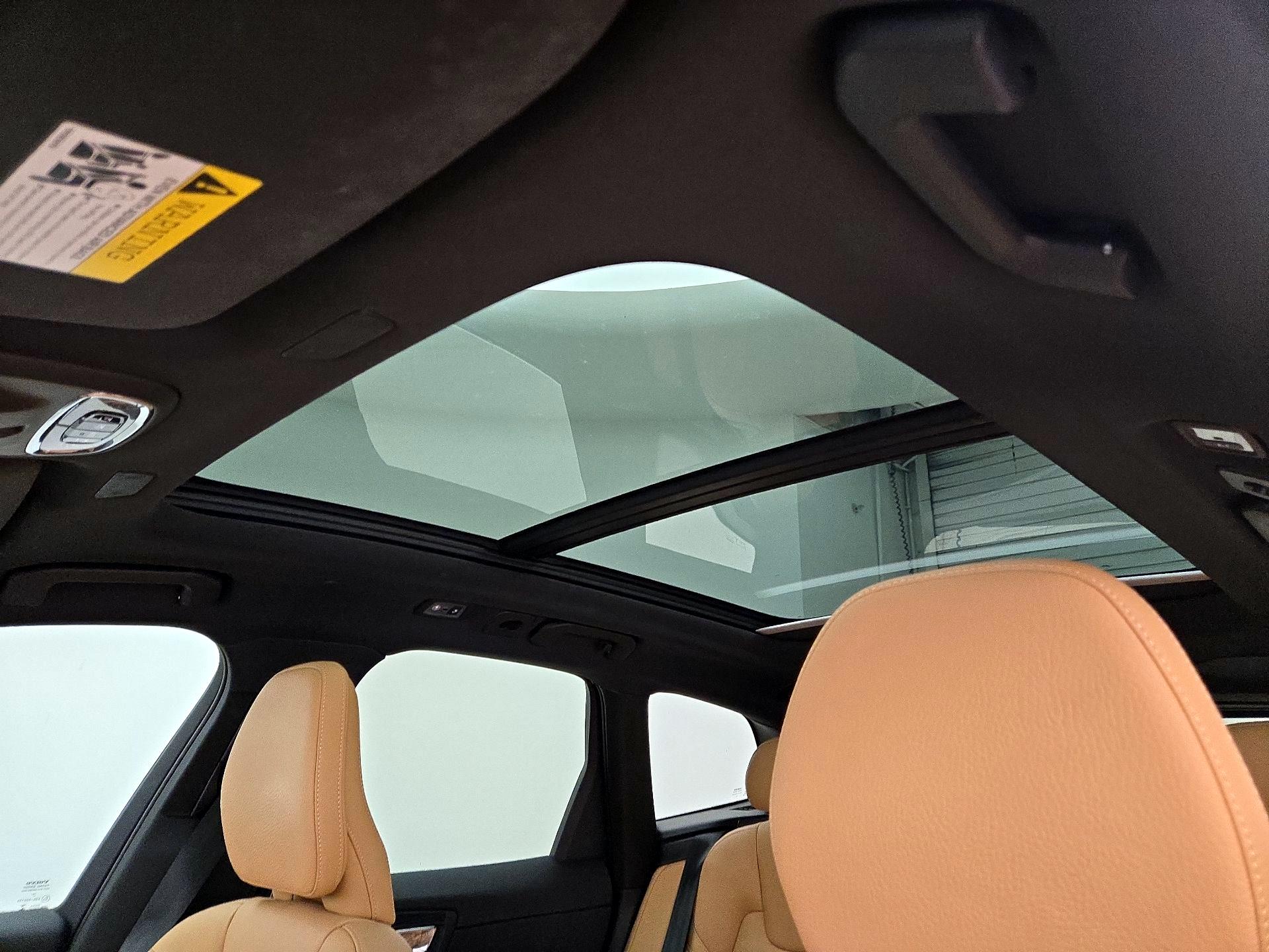 Thumbnail: 2019 Volvo XC60 - 19