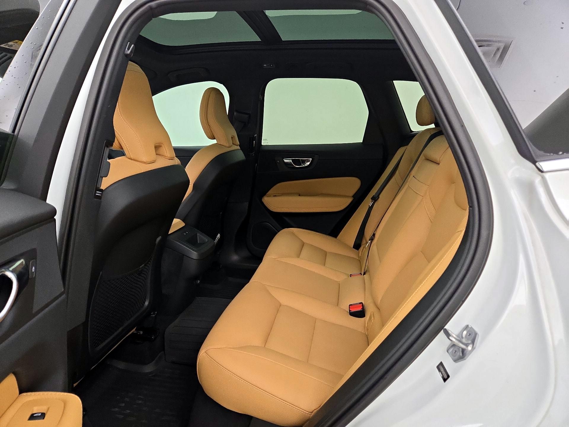 Thumbnail: 2019 Volvo XC60 - 20