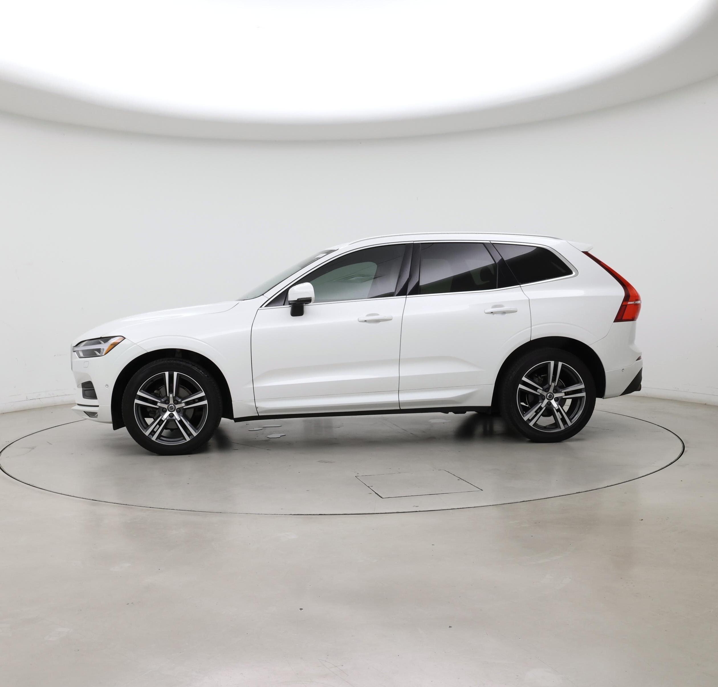 Thumbnail: 2019 Volvo XC60 - 3