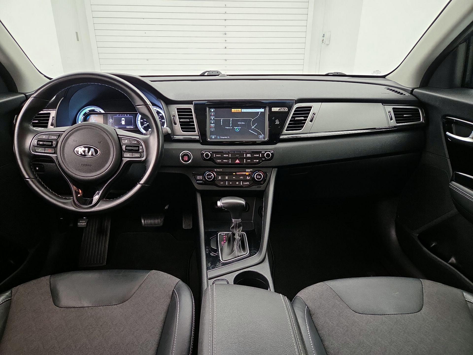 Thumbnail: 2018 Kia Niro - 9