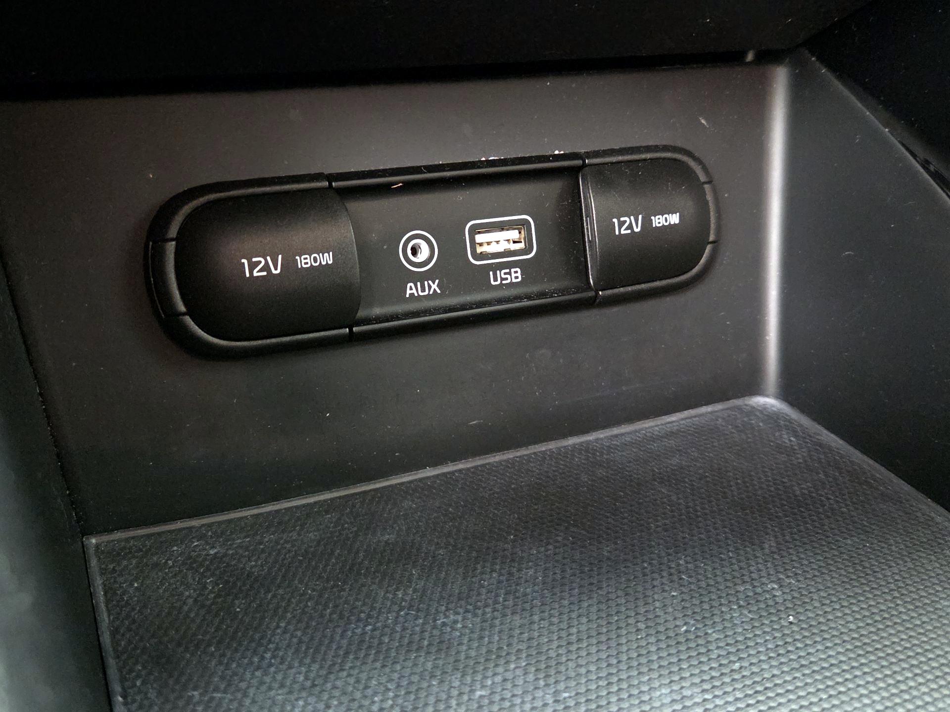 Thumbnail: 2018 Kia Niro - 19