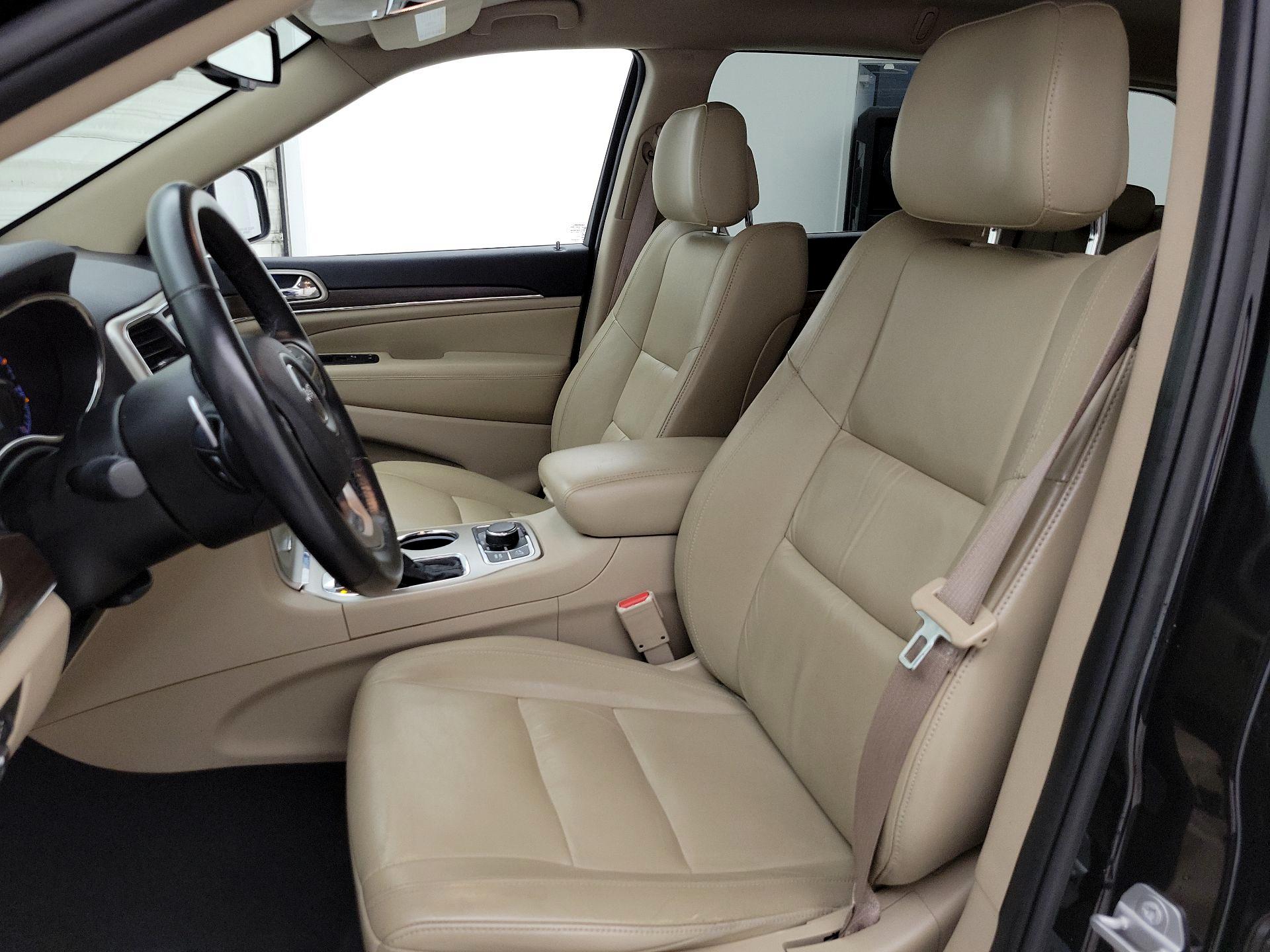 Thumbnail: 2016 Jeep Grand Cherokee - 11