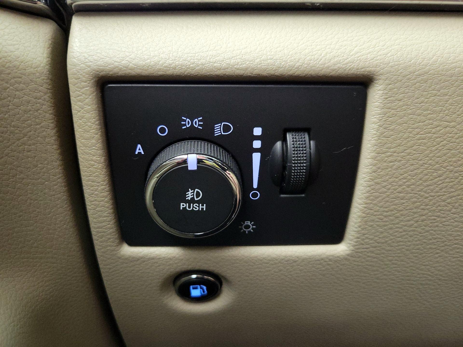 Thumbnail: 2016 Jeep Grand Cherokee - 13