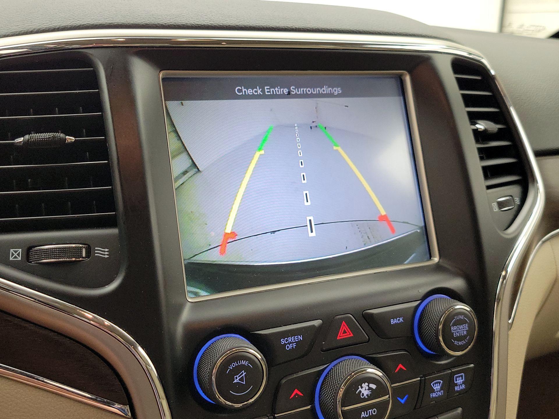 Thumbnail: 2016 Jeep Grand Cherokee - 15